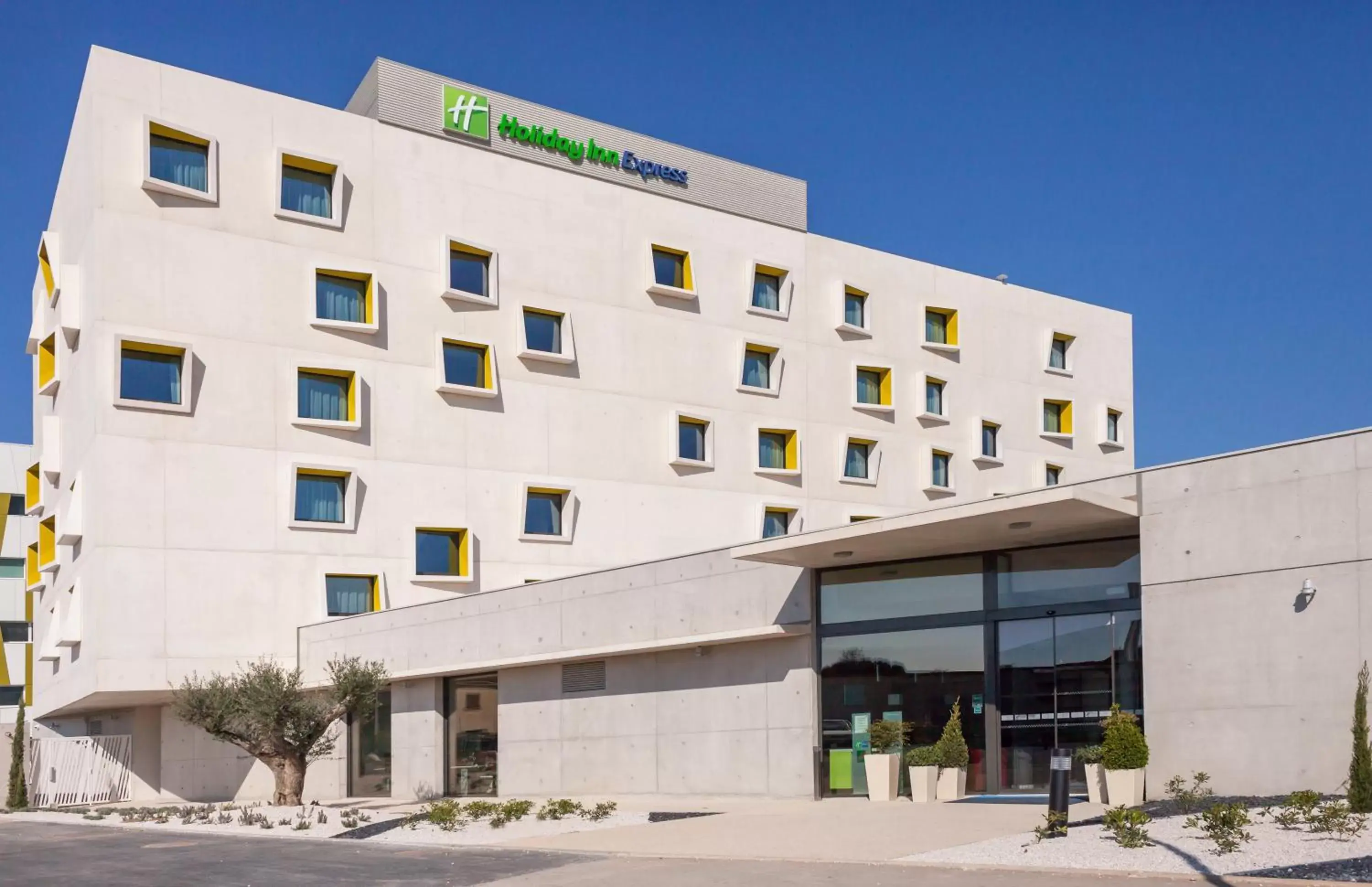 Property Building in Holiday Inn Express Montpellier - Odysseum, an IHG Hotel