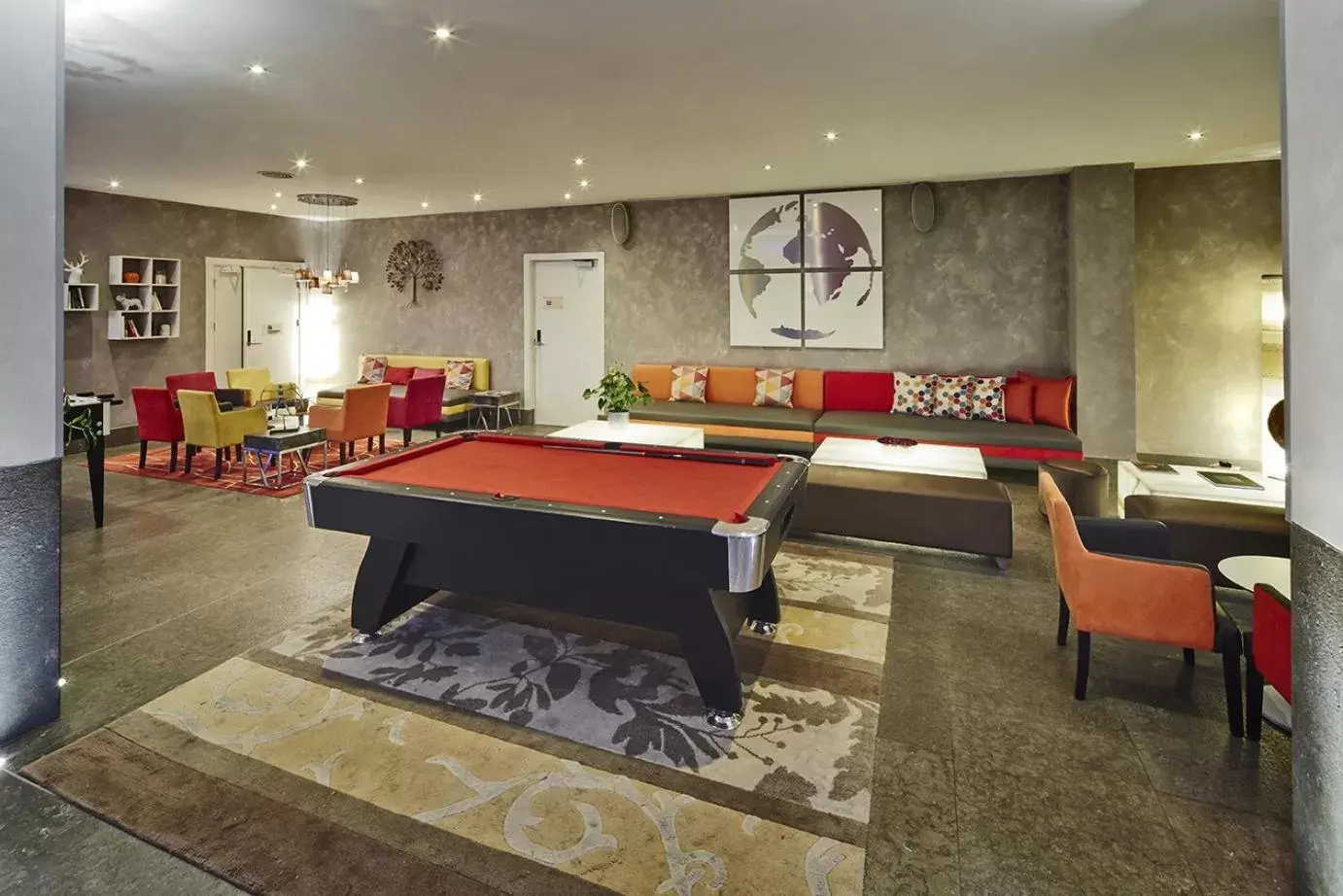 Lobby or reception, Billiards in Kyriad Prestige Lyon Est - Saint Priest Eurexpo Hotel and SPA