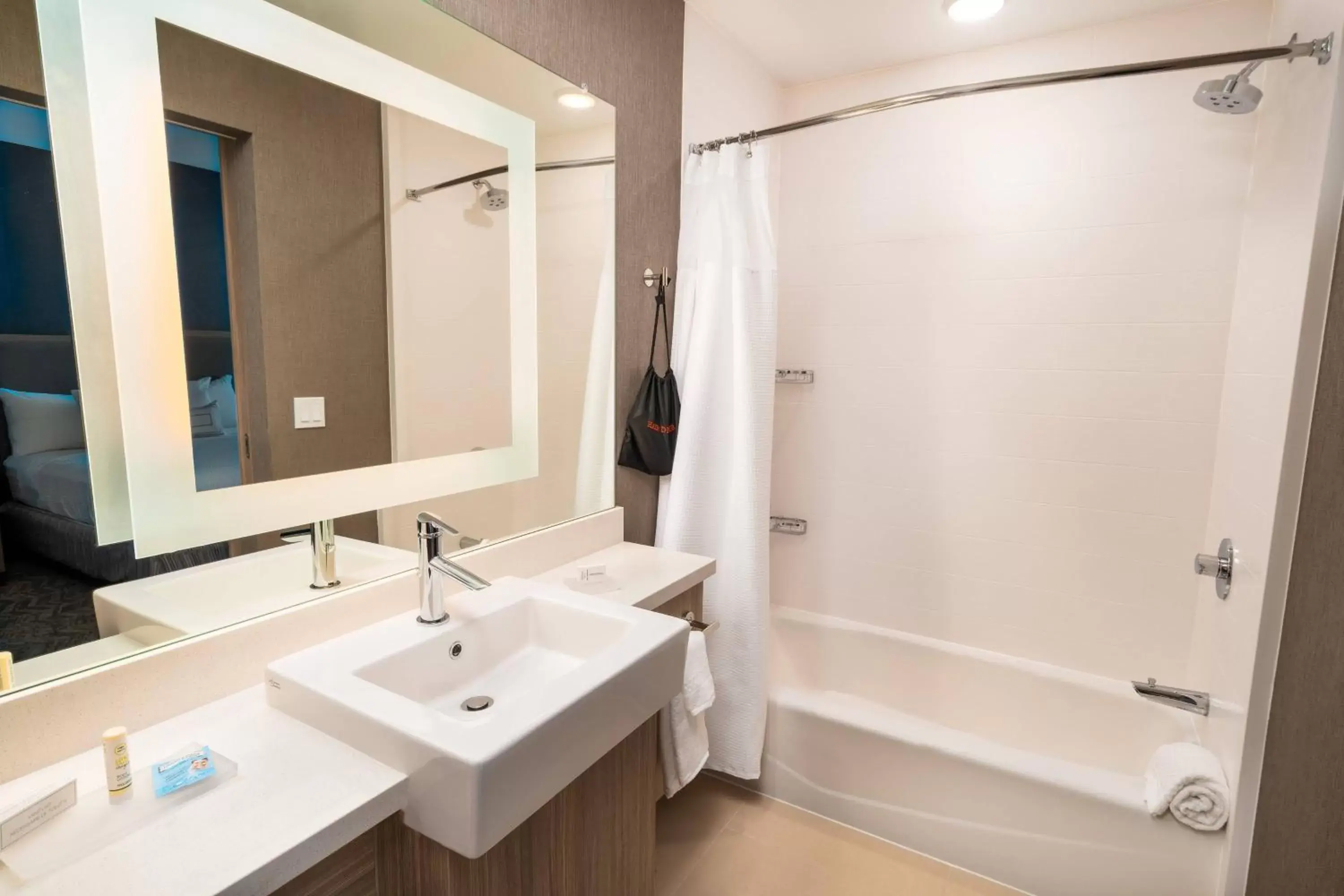 Bathroom in SpringHill Suites by Marriott Newark Fremont