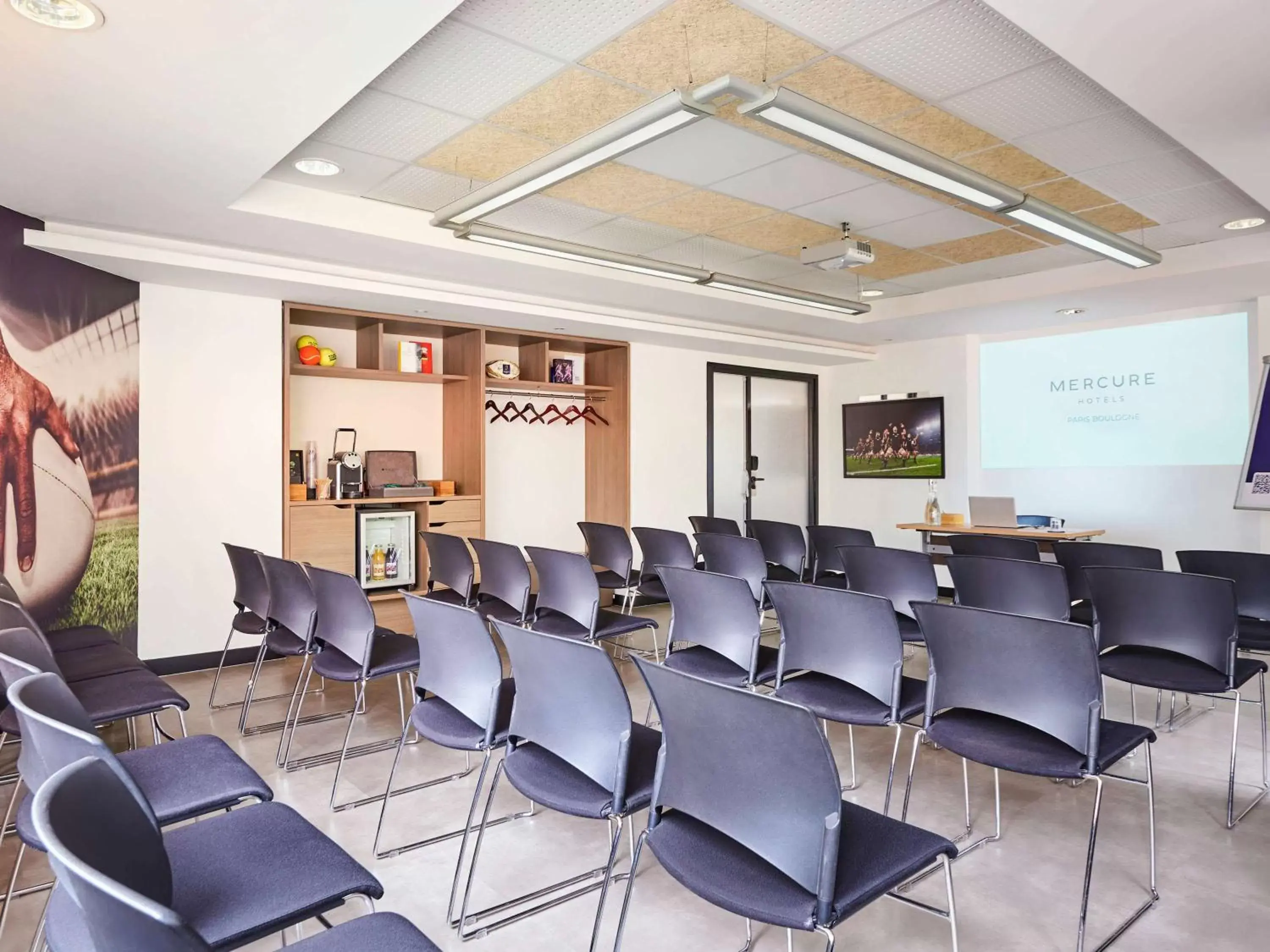 Meeting/conference room in Hotel Mercure Paris Boulogne