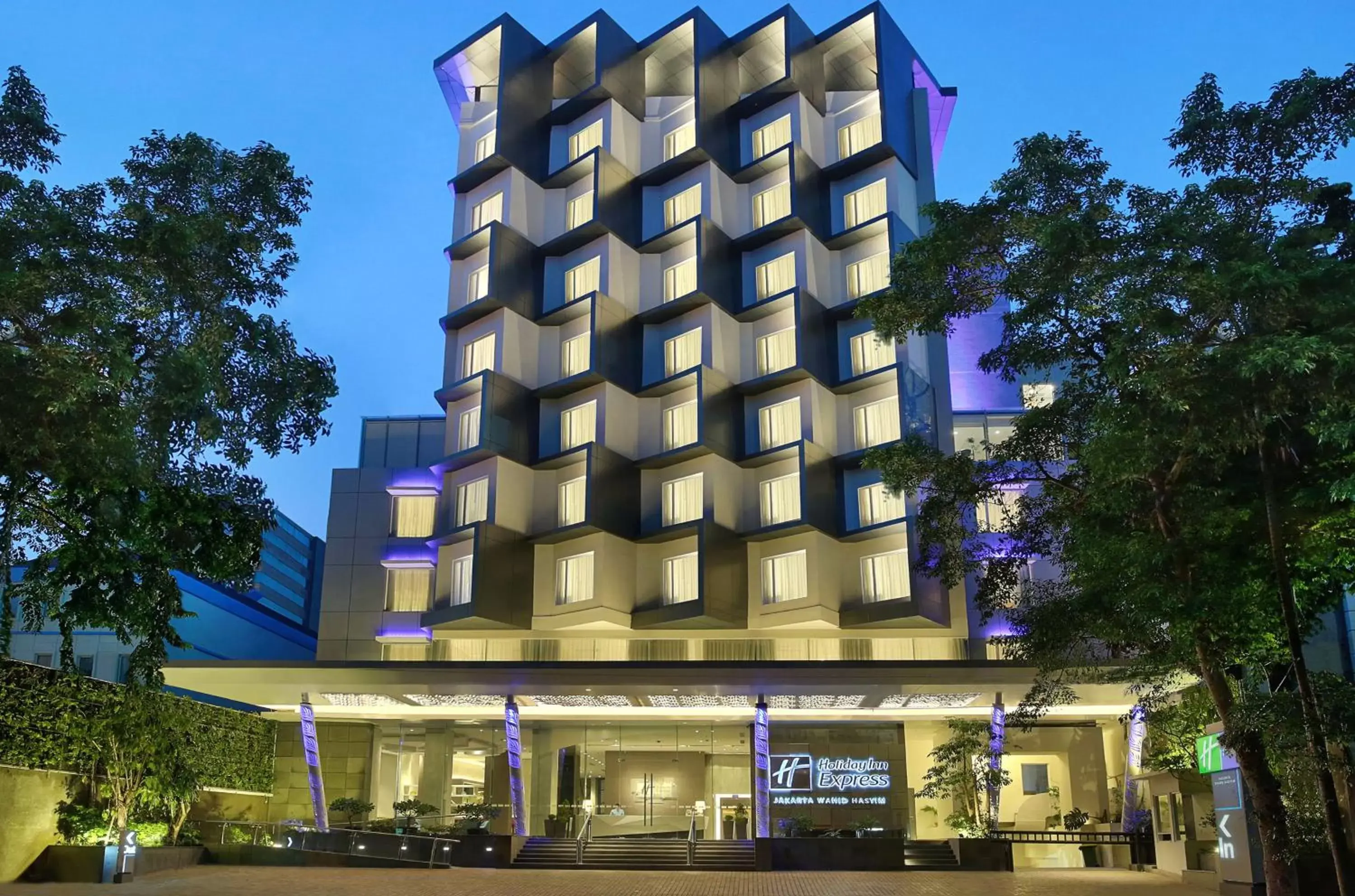 Property Building in Holiday Inn Express Jakarta Wahid Hasyim, an IHG Hotel