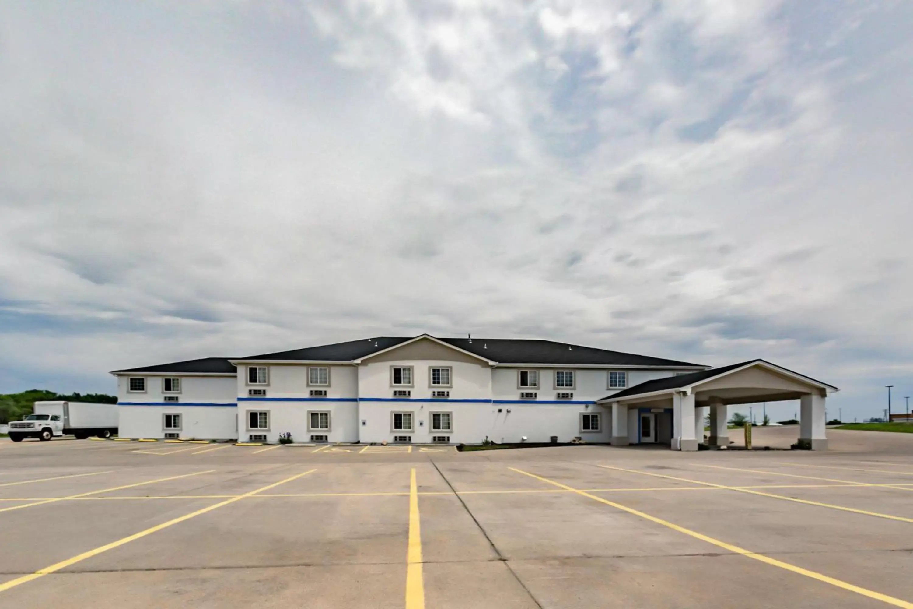 vending machine, Property Building in Motel 6-Augusta, KS