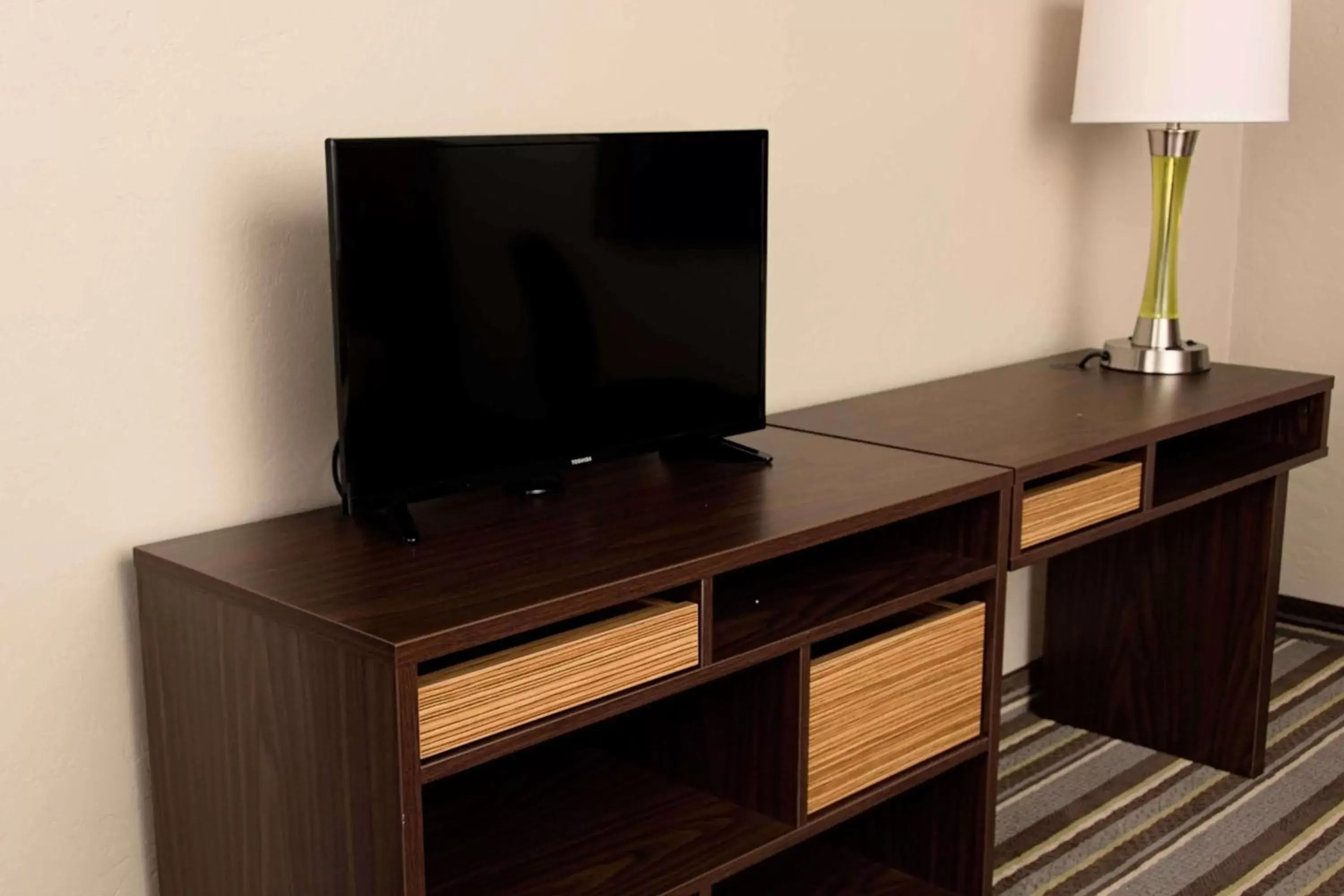 Photo of the whole room in Super 8 by Wyndham Juneau Photo of the whole room in Super 8 by Wyndham Juneau