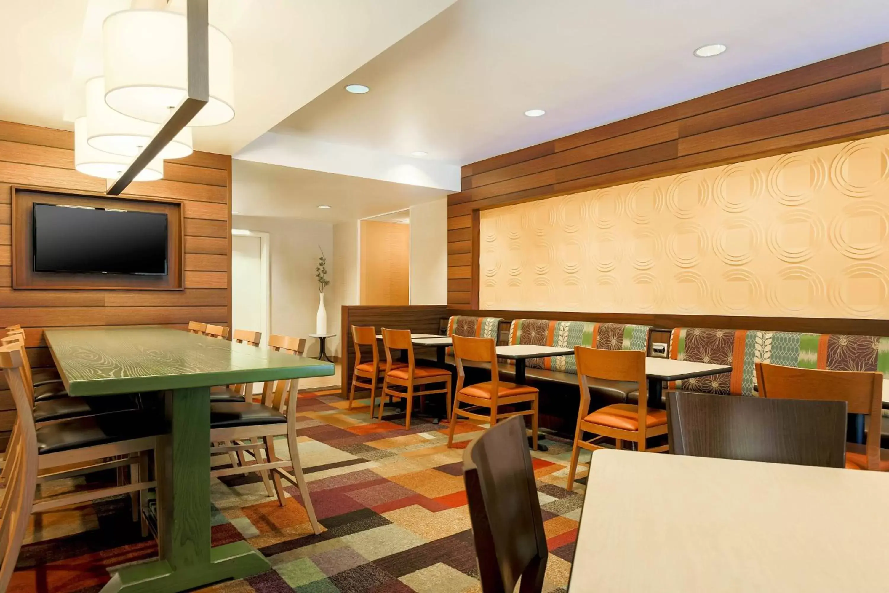 Restaurant/Places to Eat in Fairfield Inn and Suites by Marriott Tampa Brandon