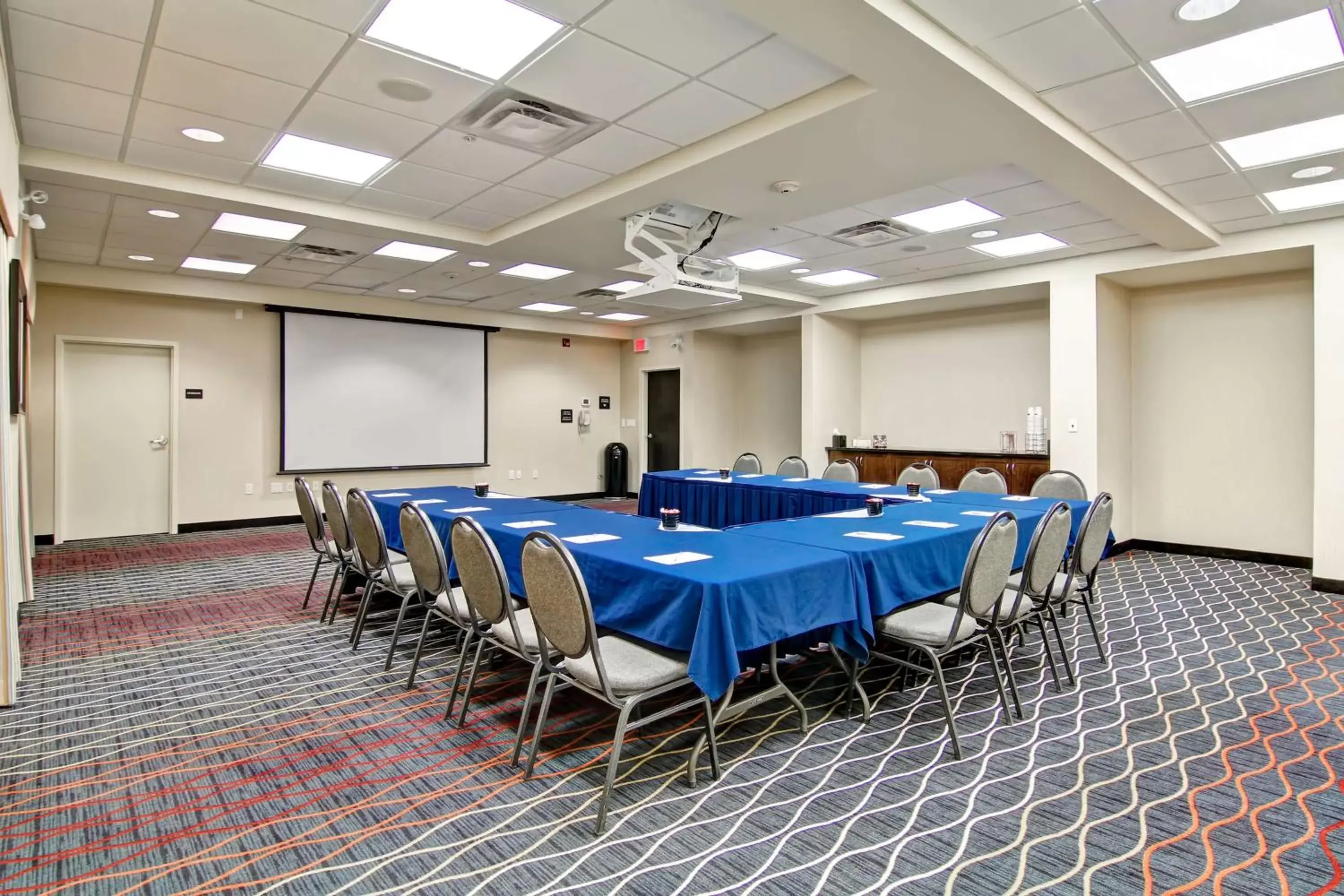 Meeting/conference room in Hampton Inn & Suites Red Deer