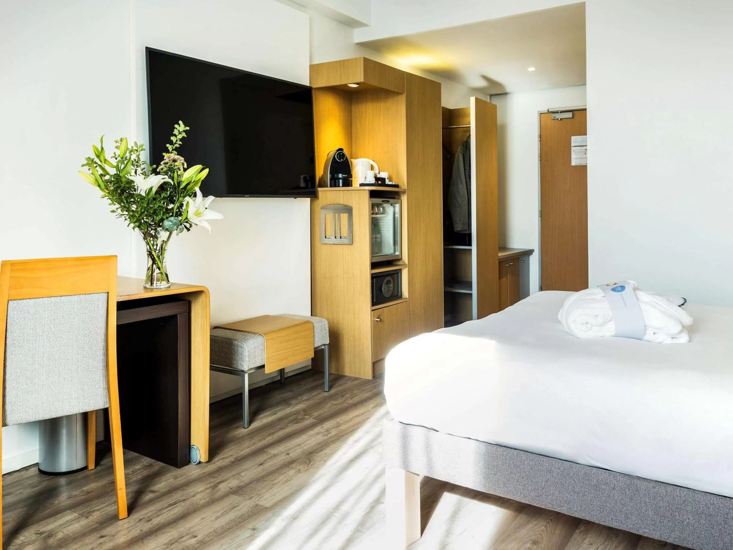 Photo of the whole room, Bed in Novotel Sevilla