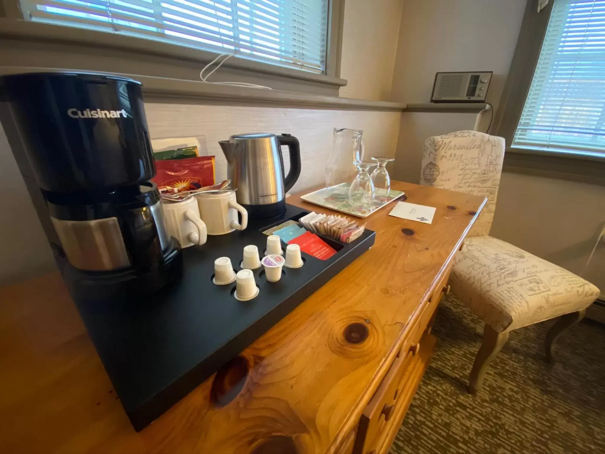 Coffee/tea facilities in Chambery Inn