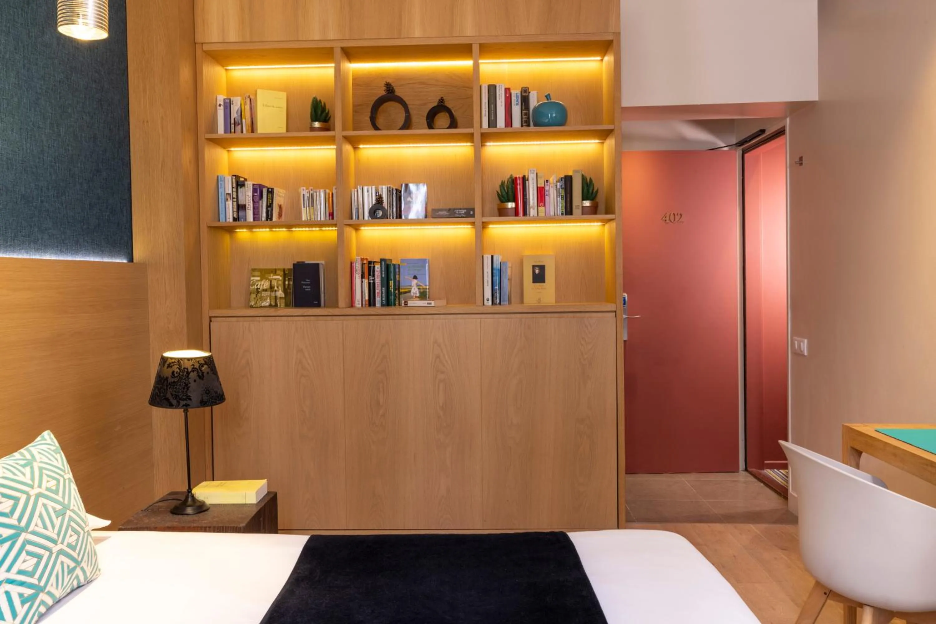 Bedroom, Bed in Hôtel Elixir