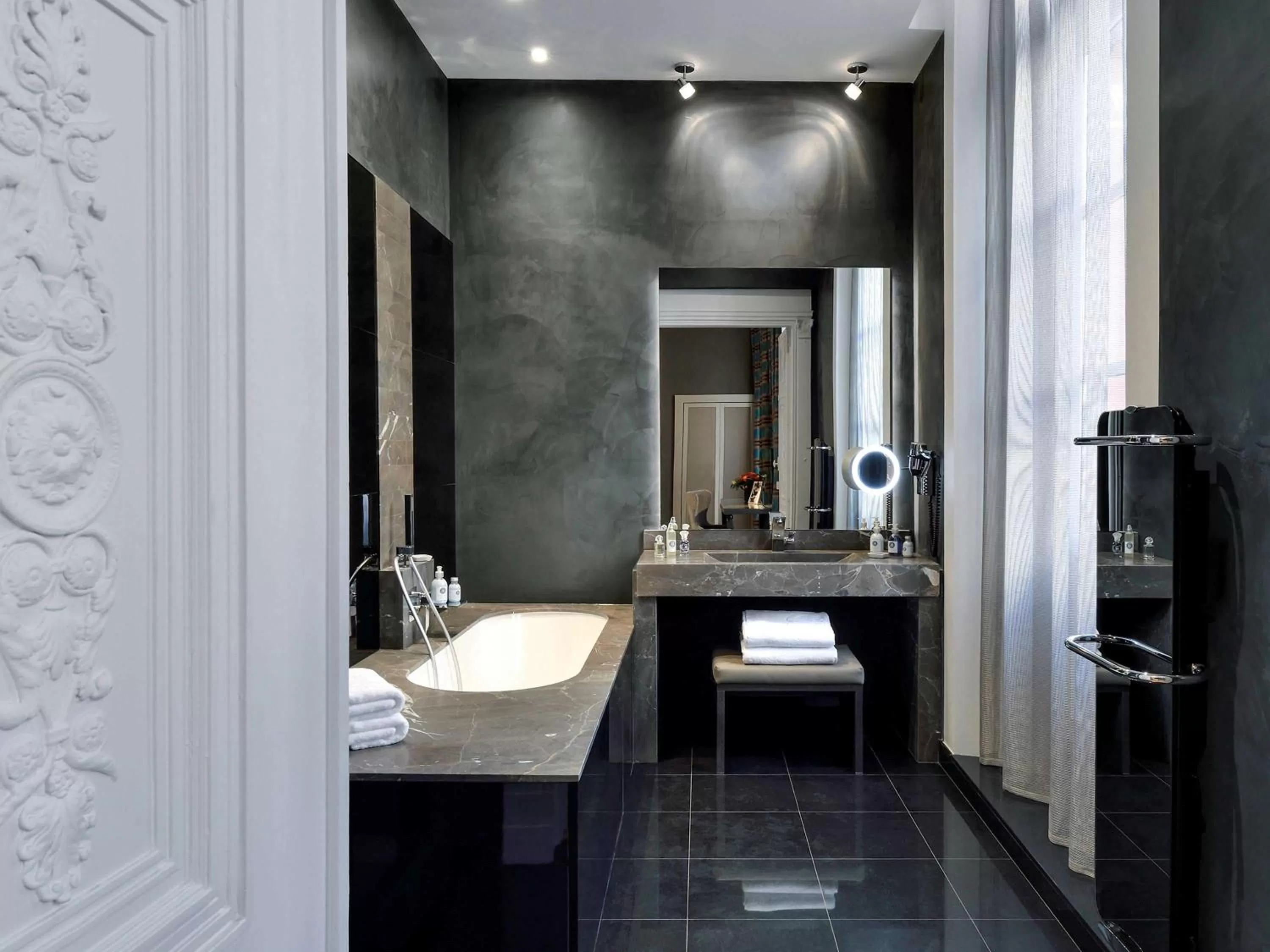 Photo of the whole room in La Cour des Consuls Hotel & Spa Toulouse - MGallery Collection