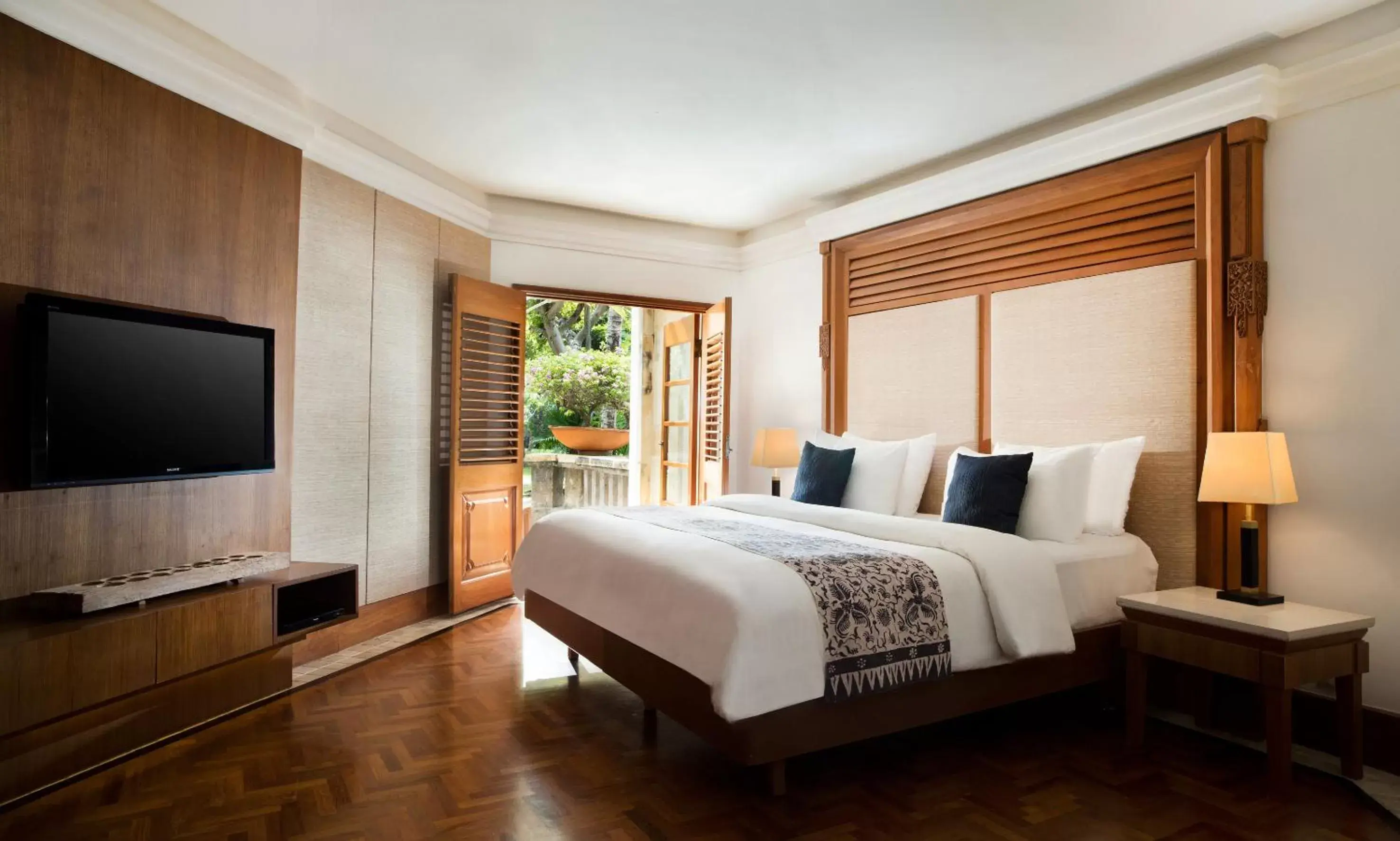 Bedroom, Bed in Nusa Dua Beach Hotel & Spa, Bali