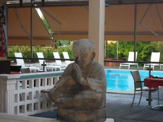 Swimming pool in Habitation du Comté