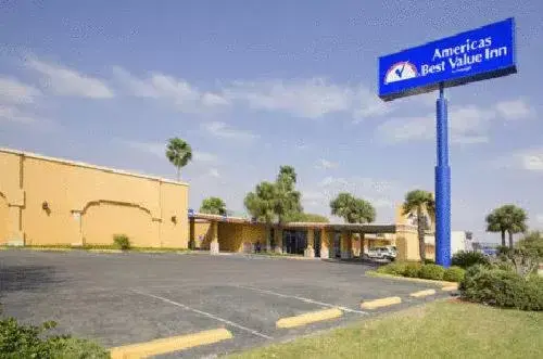 Facade/entrance in Americas Best Value Inn Laredo Facade/entrance in Americas Best Value Inn Laredo