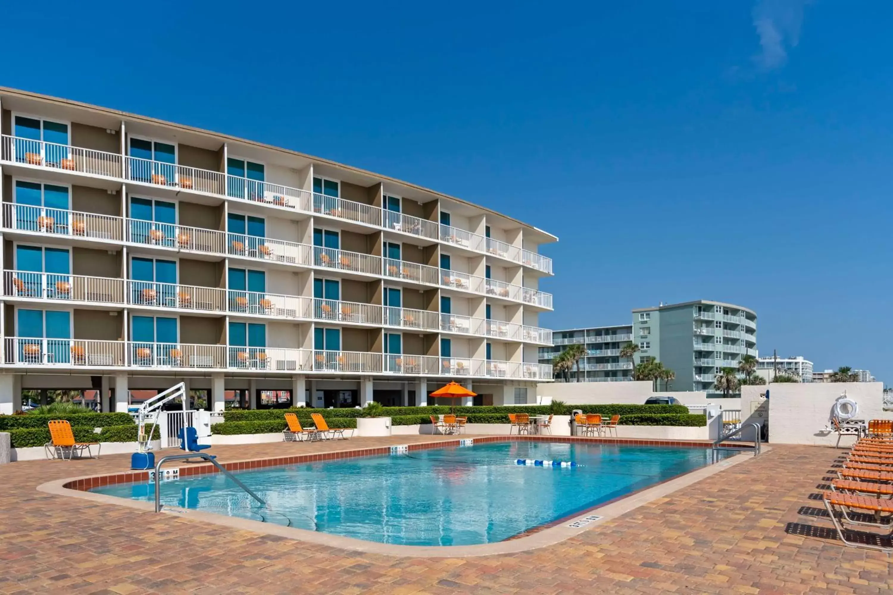 Pool view, Property Building in Best Western Plus Daytona Inn Seabreeze