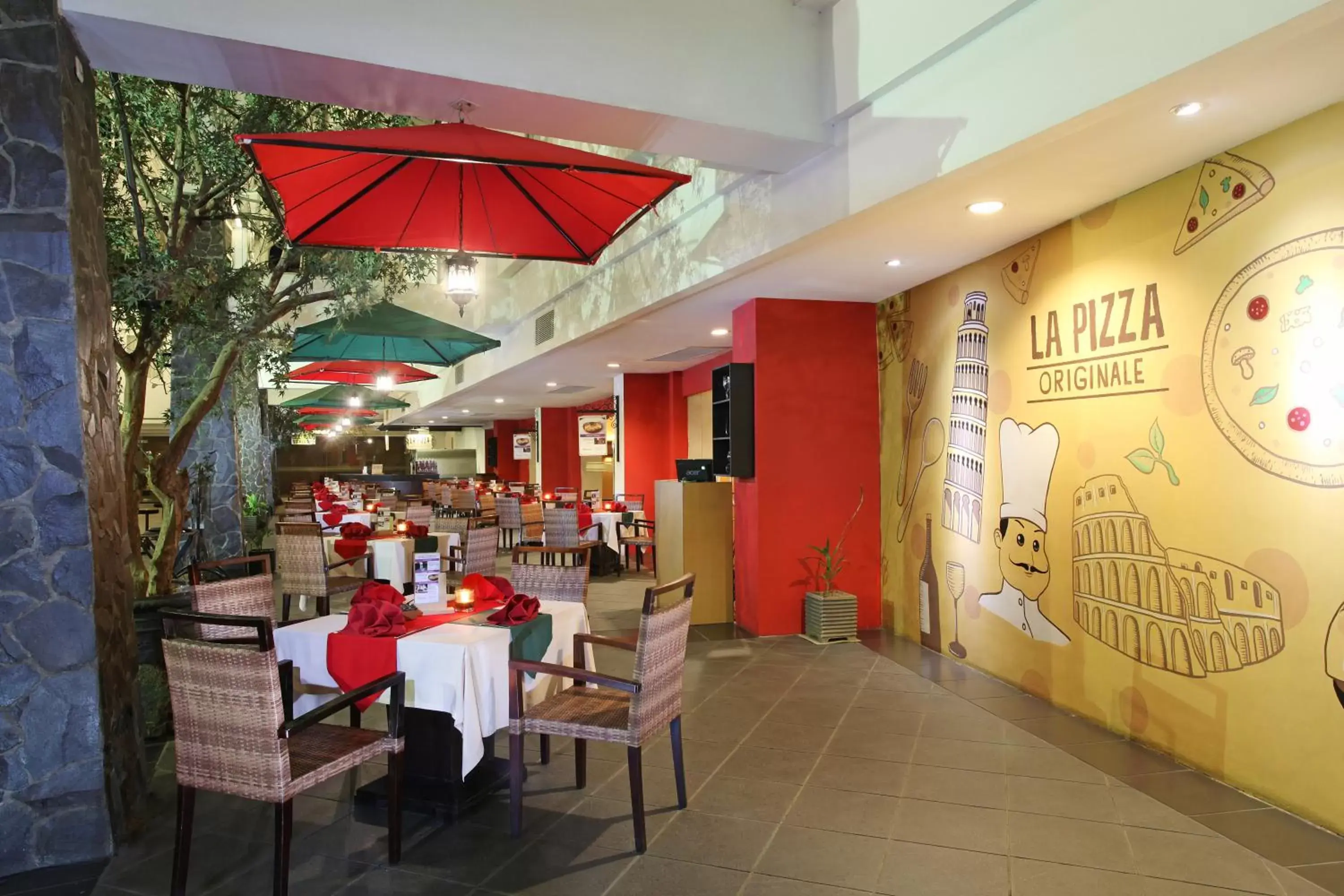 Restaurant/places to eat in Swiss-Belinn Panakkukang Restaurant/places to eat in Swiss-Belinn Panakkukang