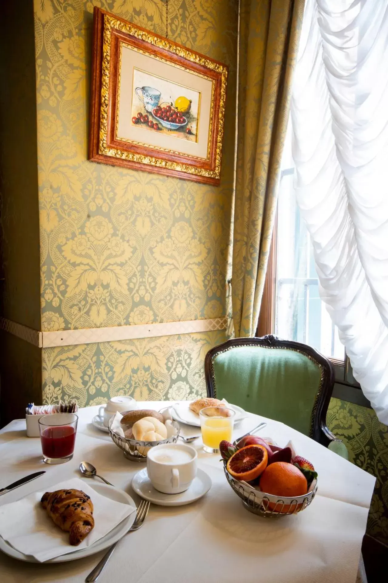 Continental breakfast, Breakfast in Hotel Ateneo