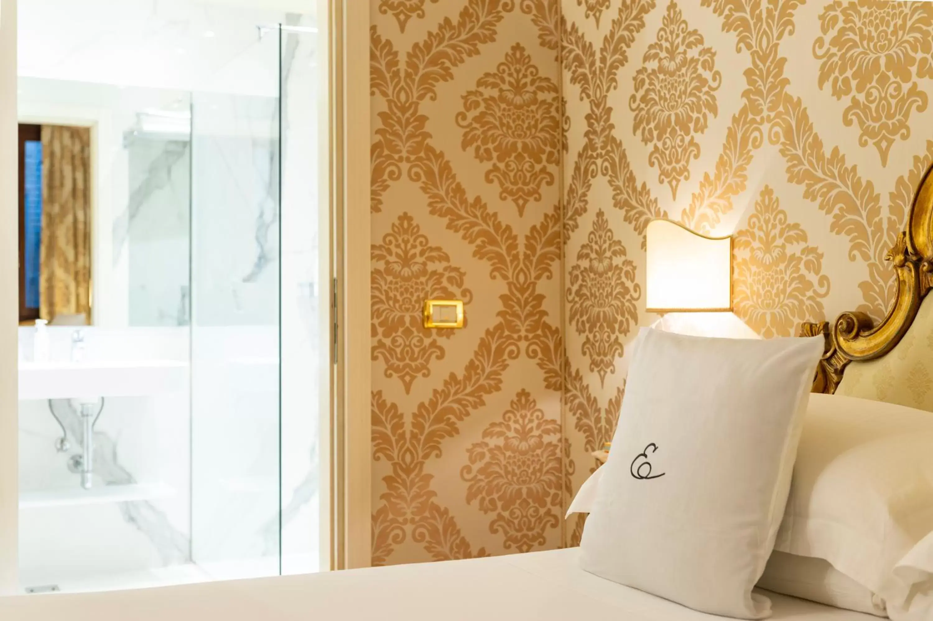 Bedroom, Bed in Hotel Antico Doge - a Member of Elizabeth Hotel Group