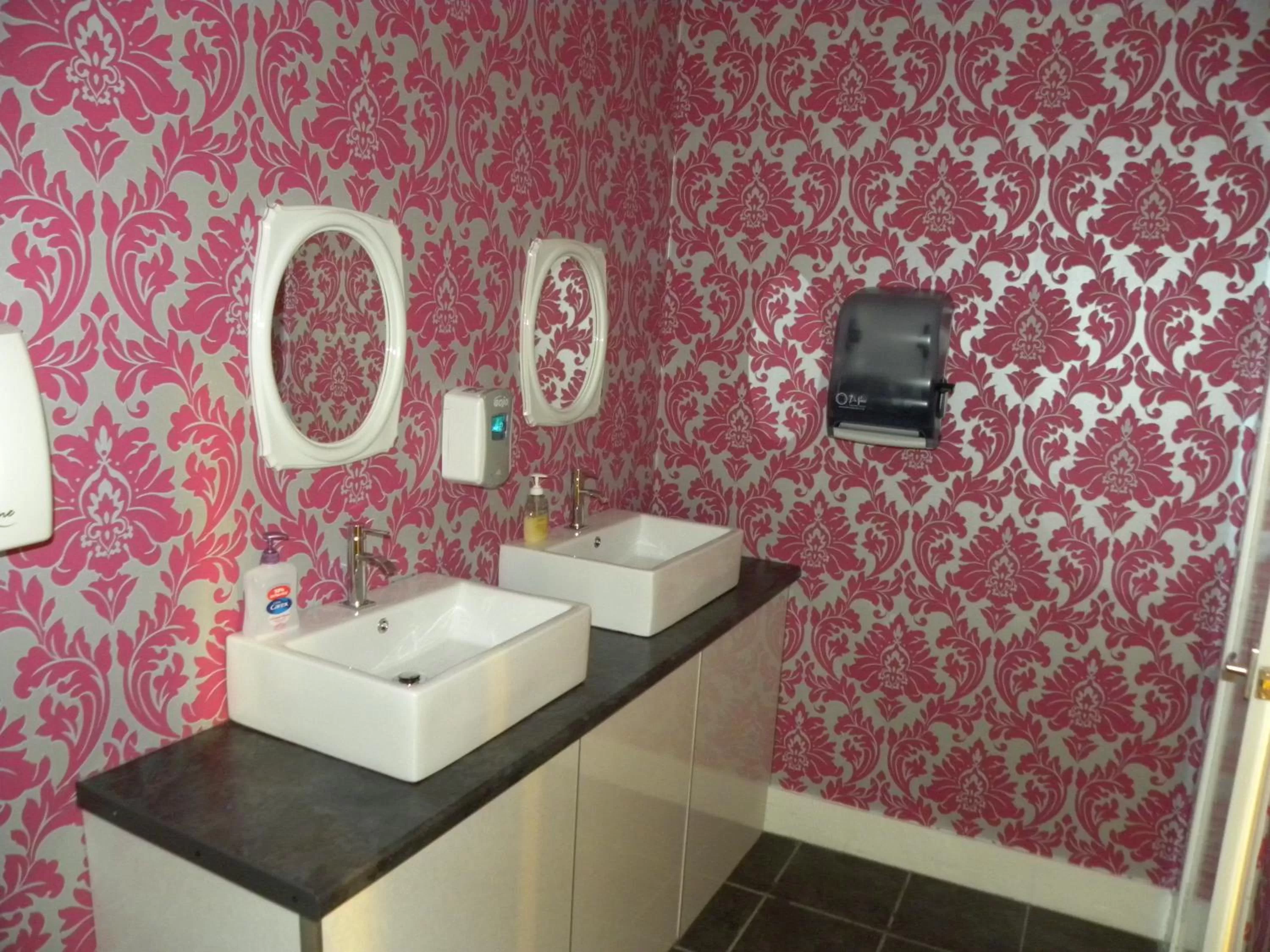 Bathroom in The Davron Hotel