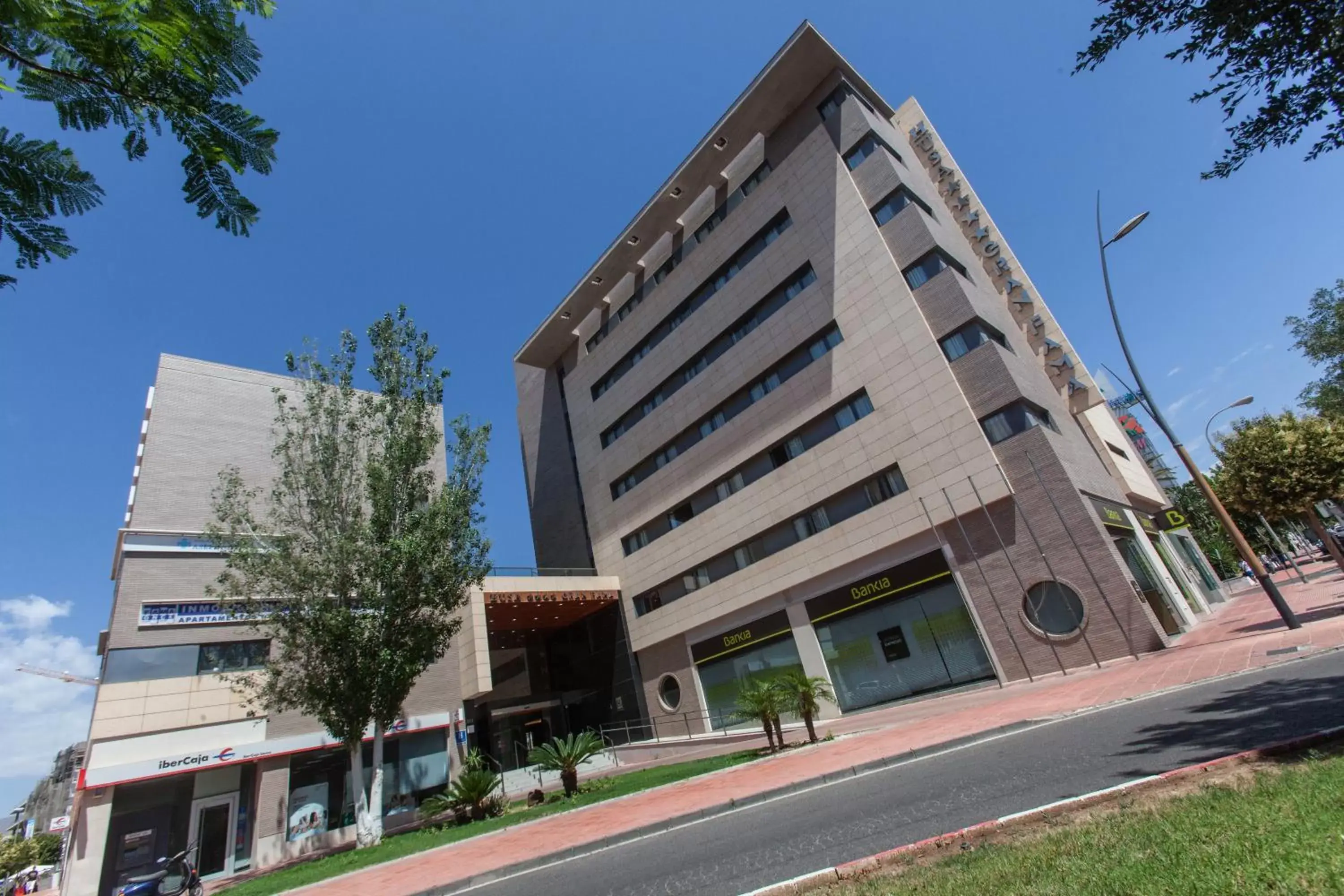 Facade/entrance, Property Building in Sercotel Gran Fama