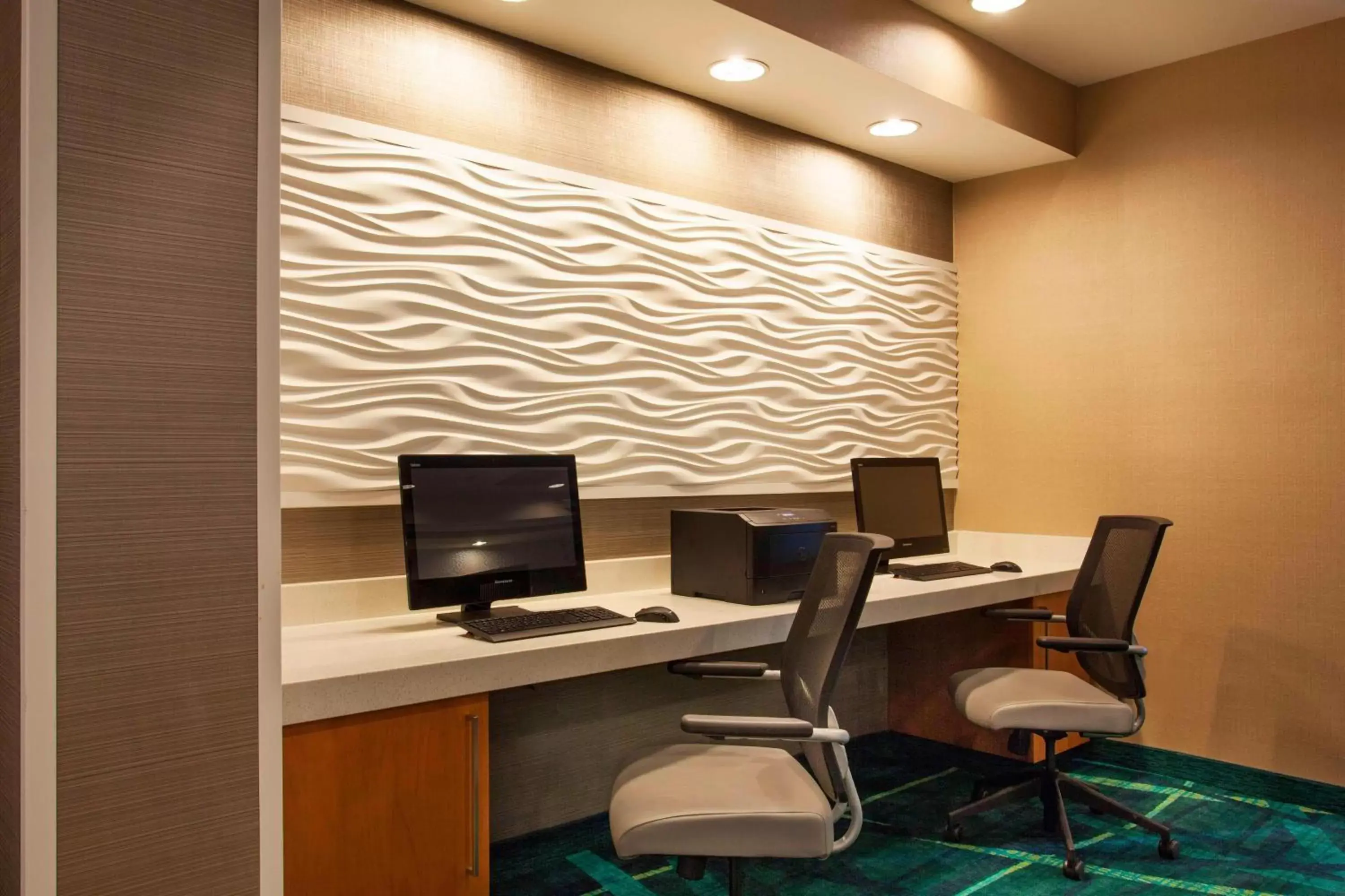 Business facilities in SpringHill Suites Phoenix Tempe Airport