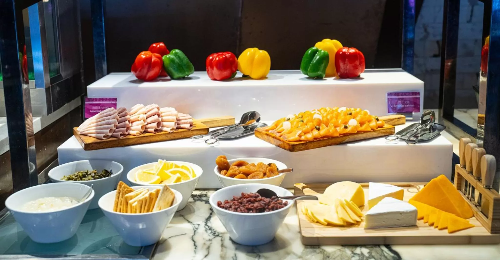 Restaurant/places to eat in Crowne Plaza Hong Kong Kowloon East by IHG