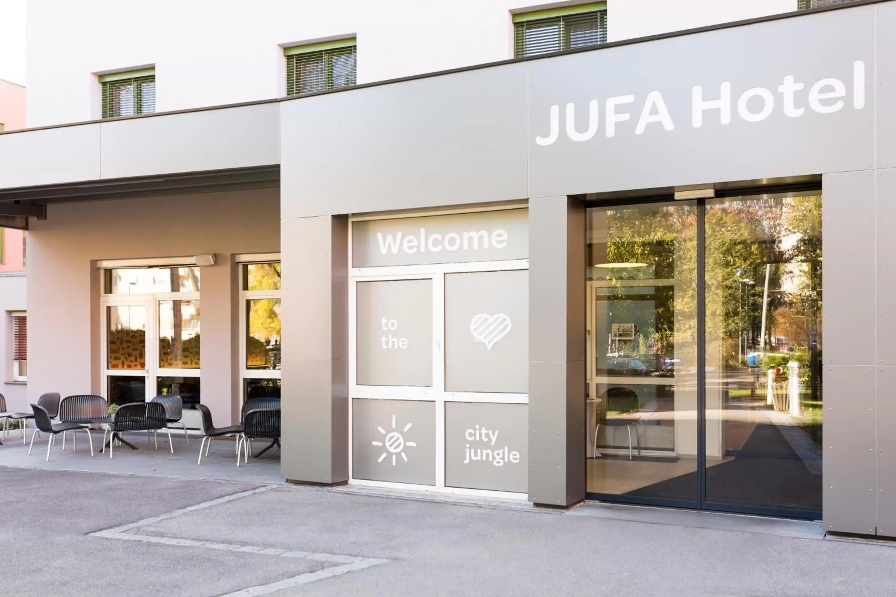 Facade/entrance in JUFA Hotel Graz