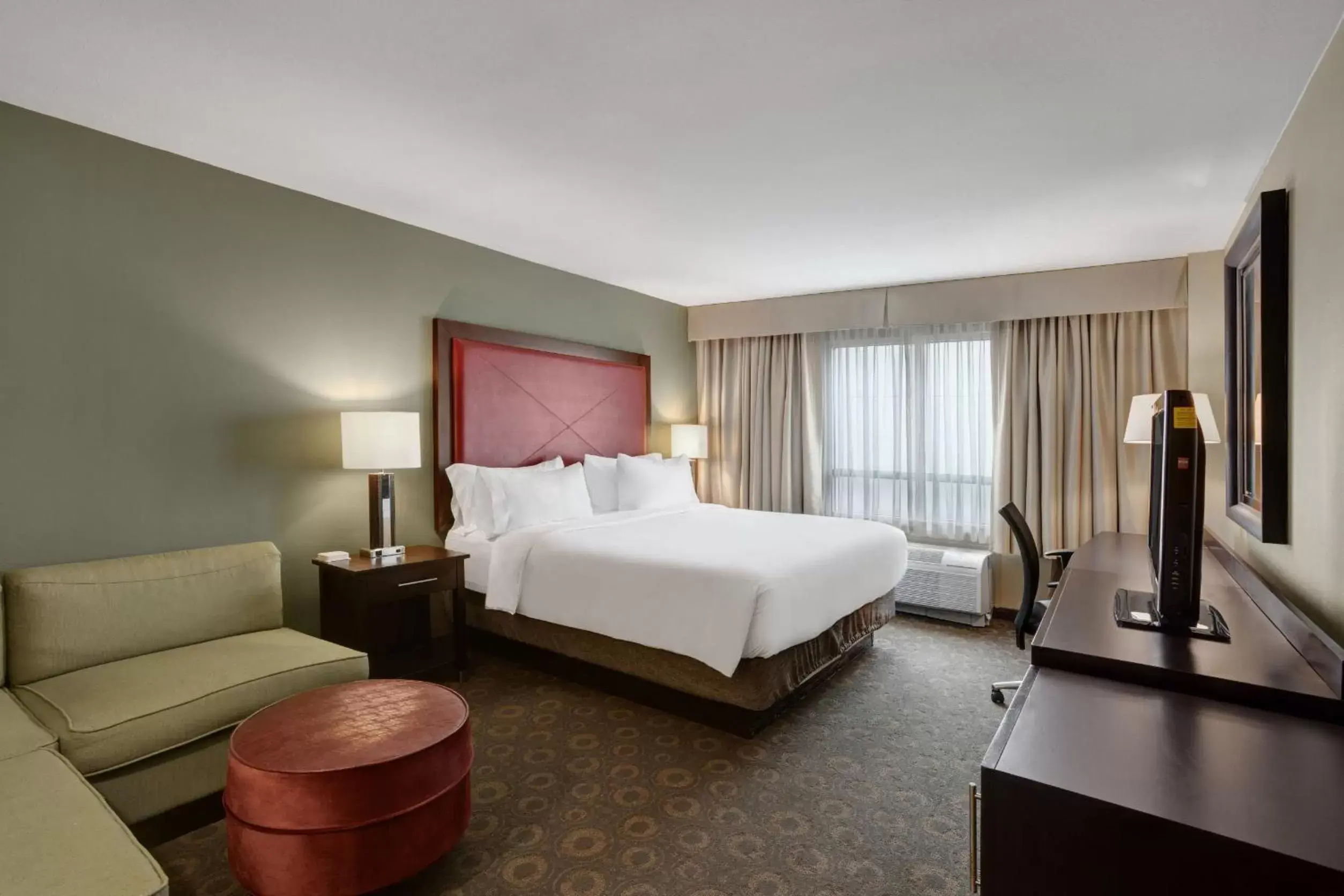Photo of the whole room in Crowne Plaza Houston Galleria Area, an IHG Hotel