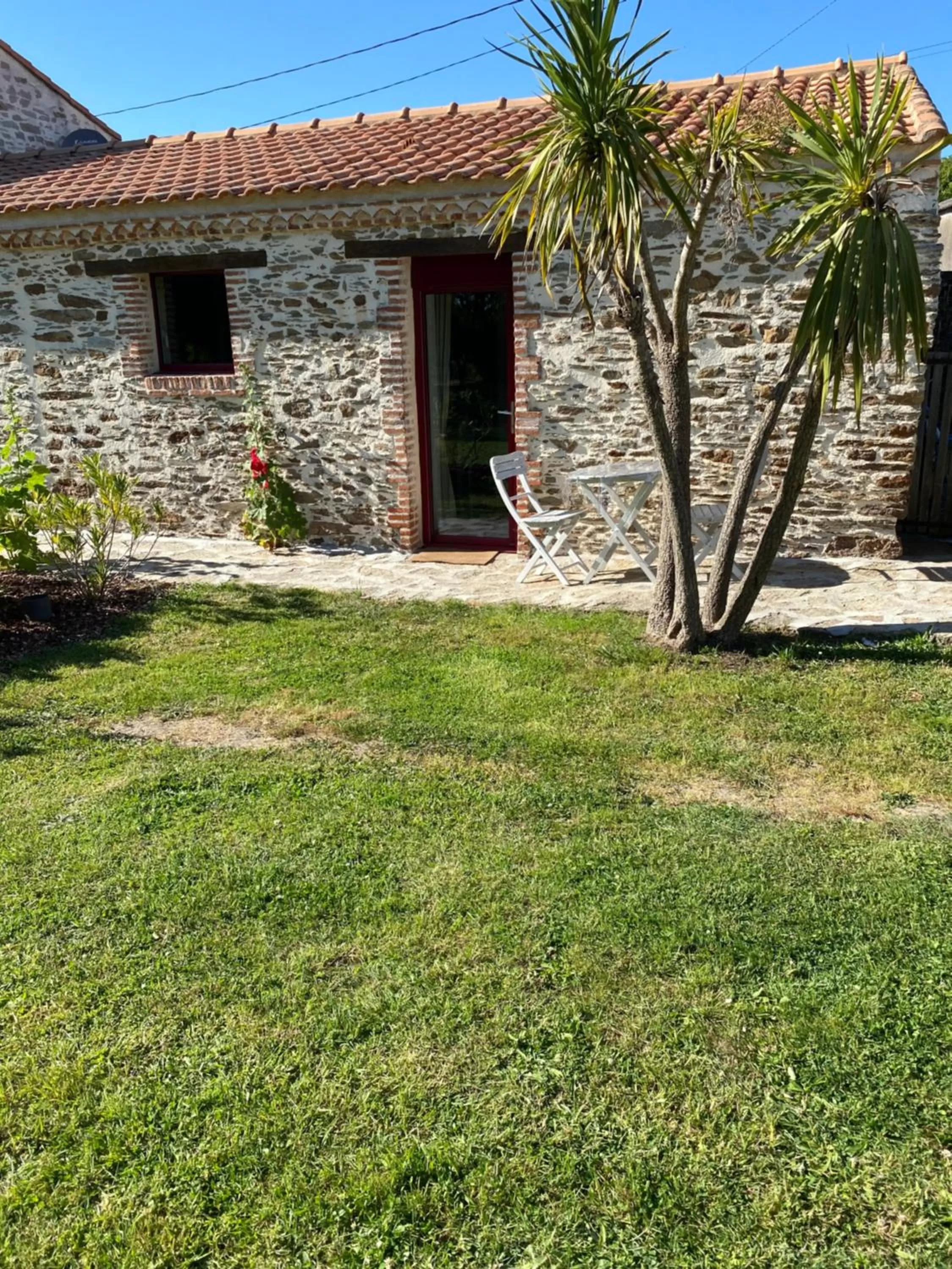 Property building in Au Mas Retz De Jade