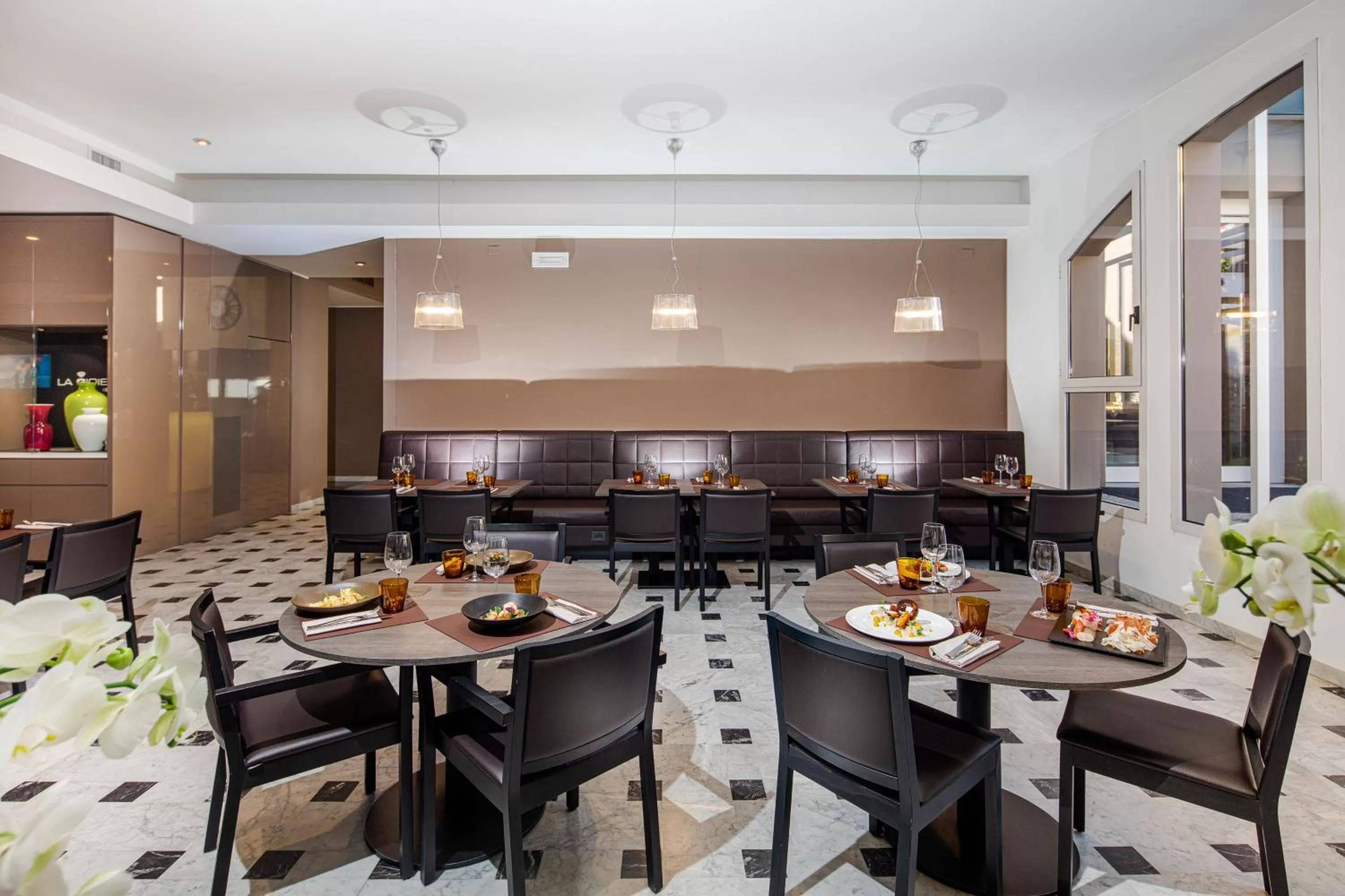 Restaurant/places to eat in Hotel Franz