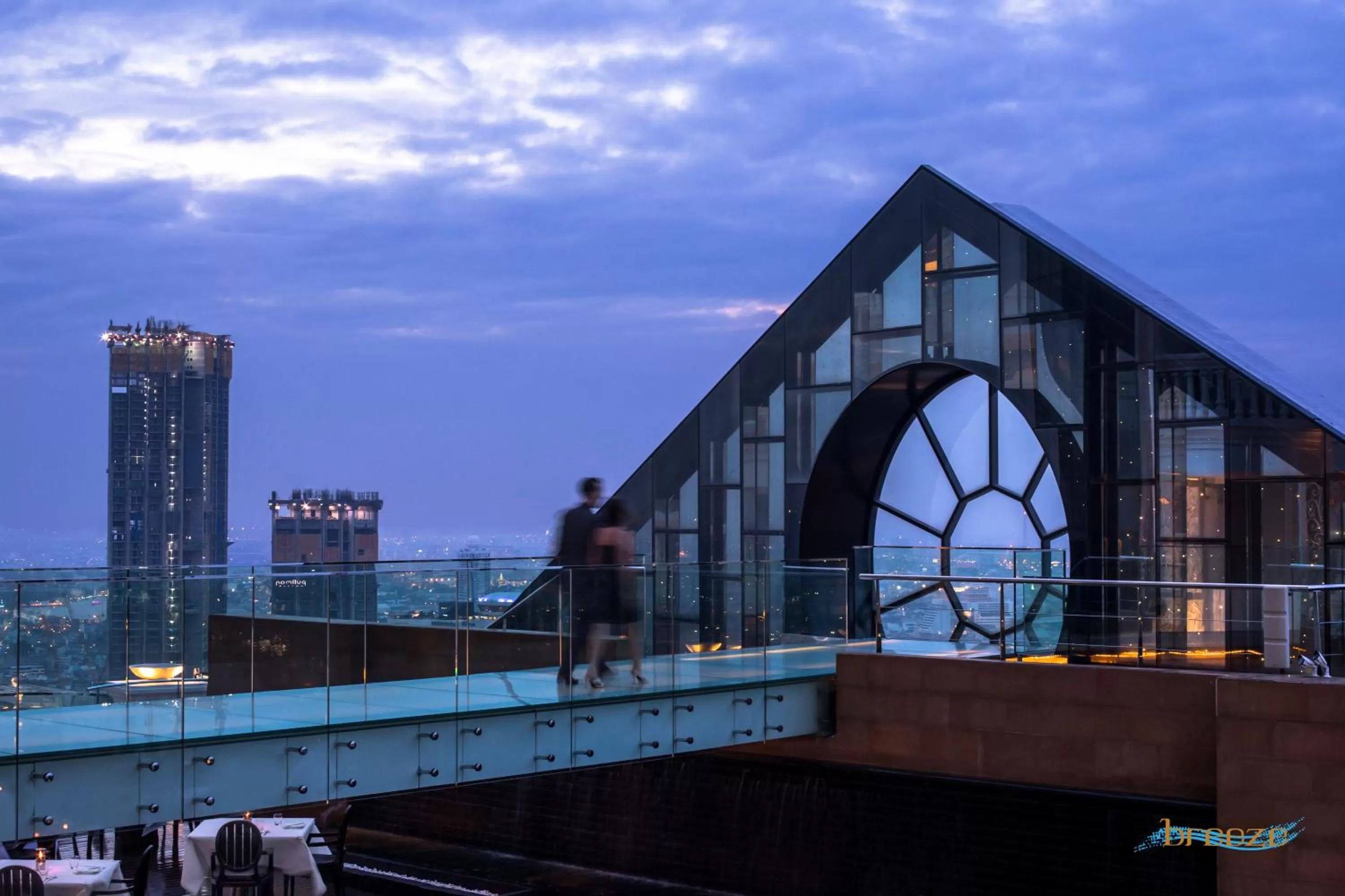 Restaurant/places to eat in lebua at State Tower