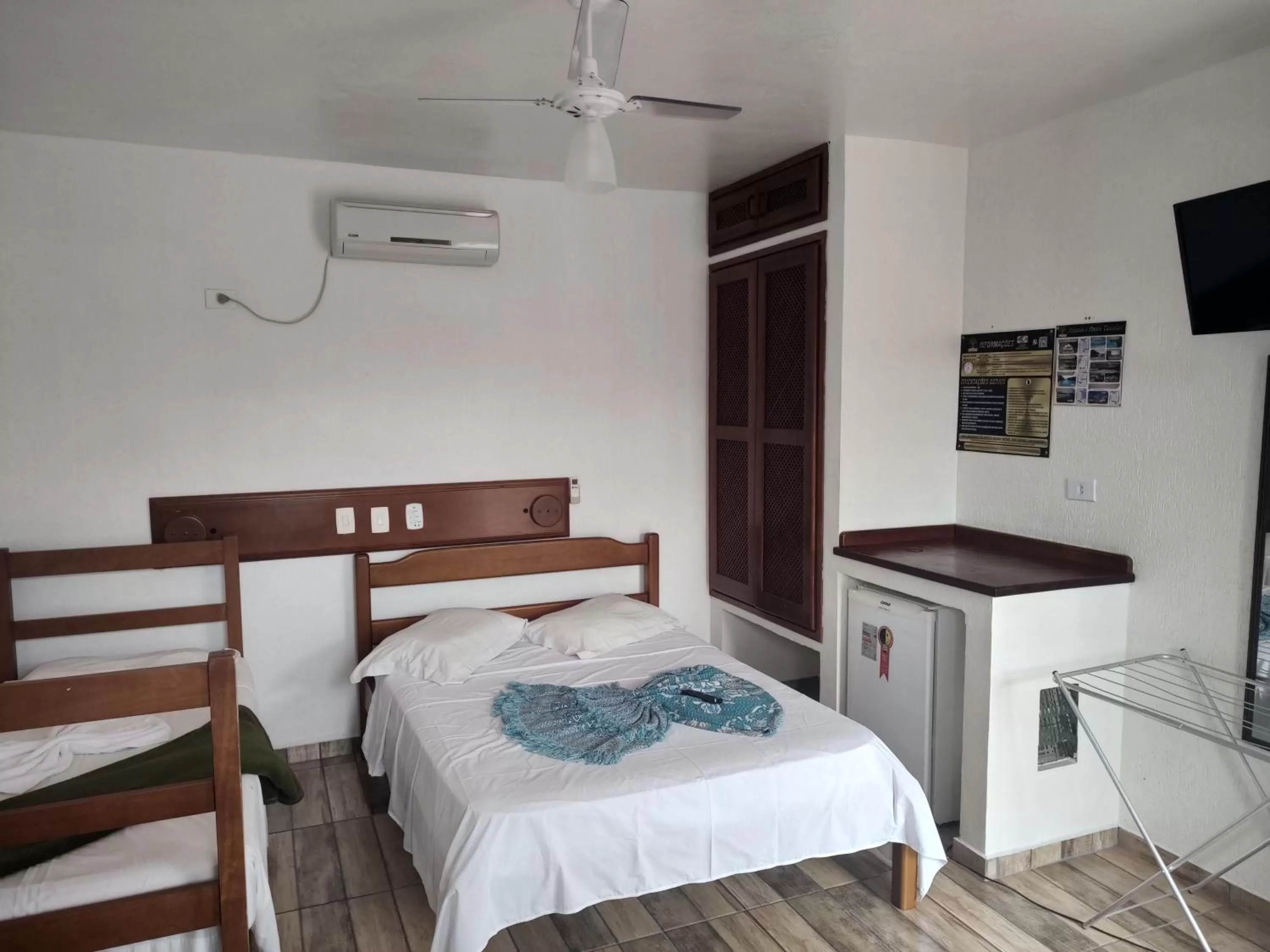 Bedroom, Bed in Hotel Lazaro Ubatuba Ltda