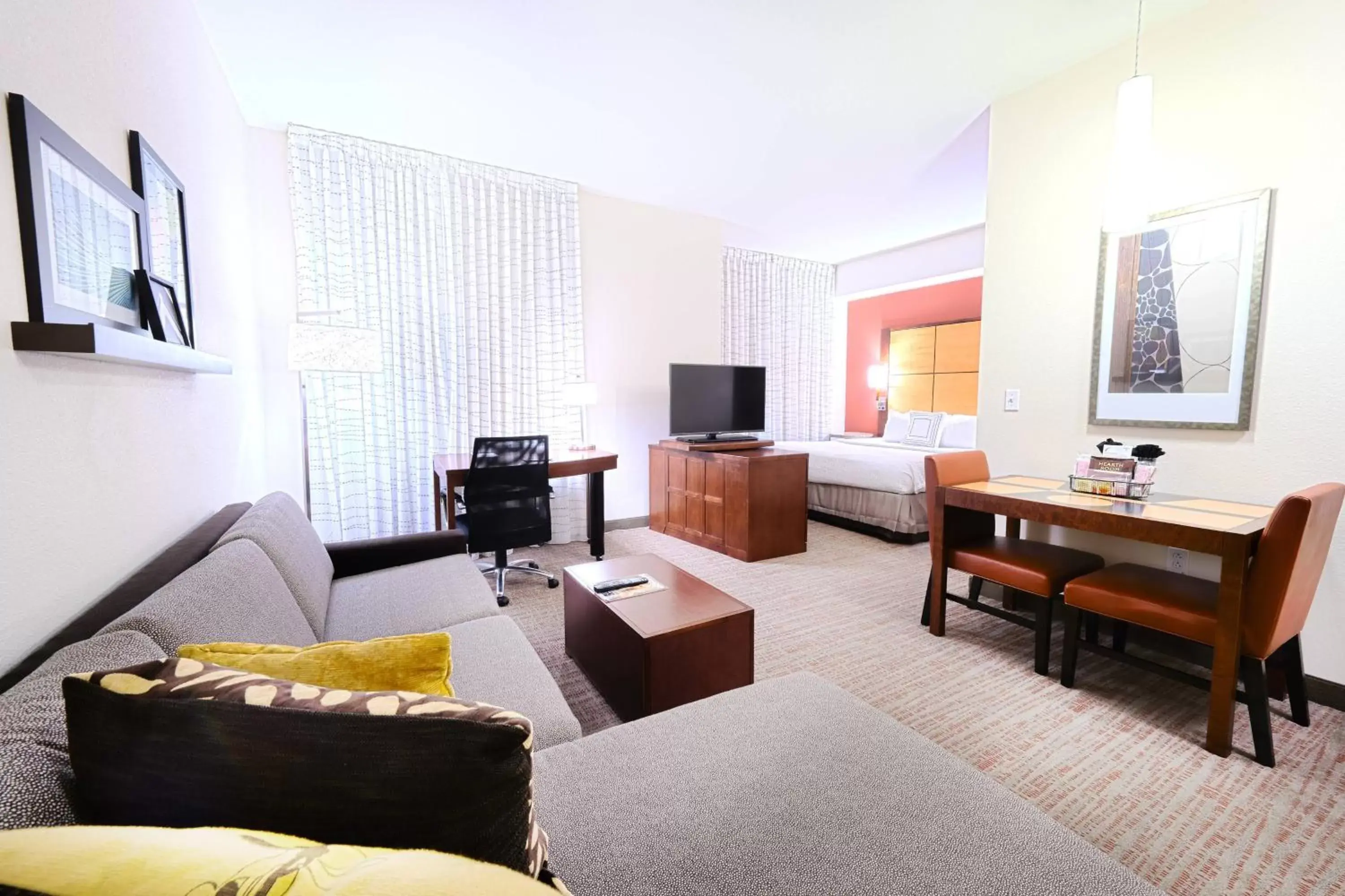 Photo of the whole room, Seating Area in Residence Inn Lafayette Airport