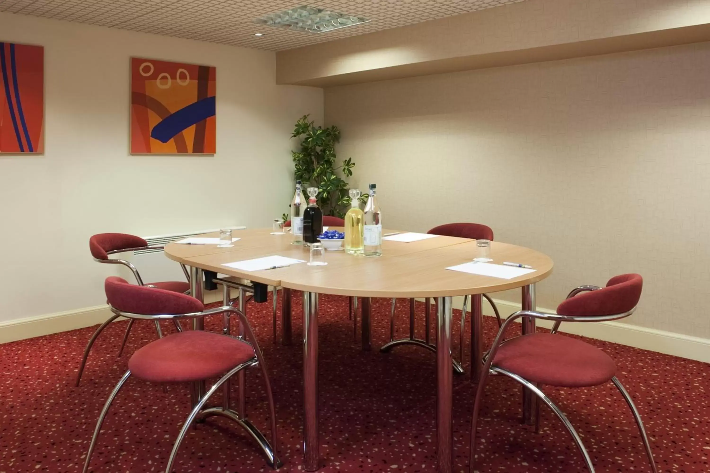 Meeting/conference room in Holiday Inn Express Edinburgh City Centre, an IHG Hotel