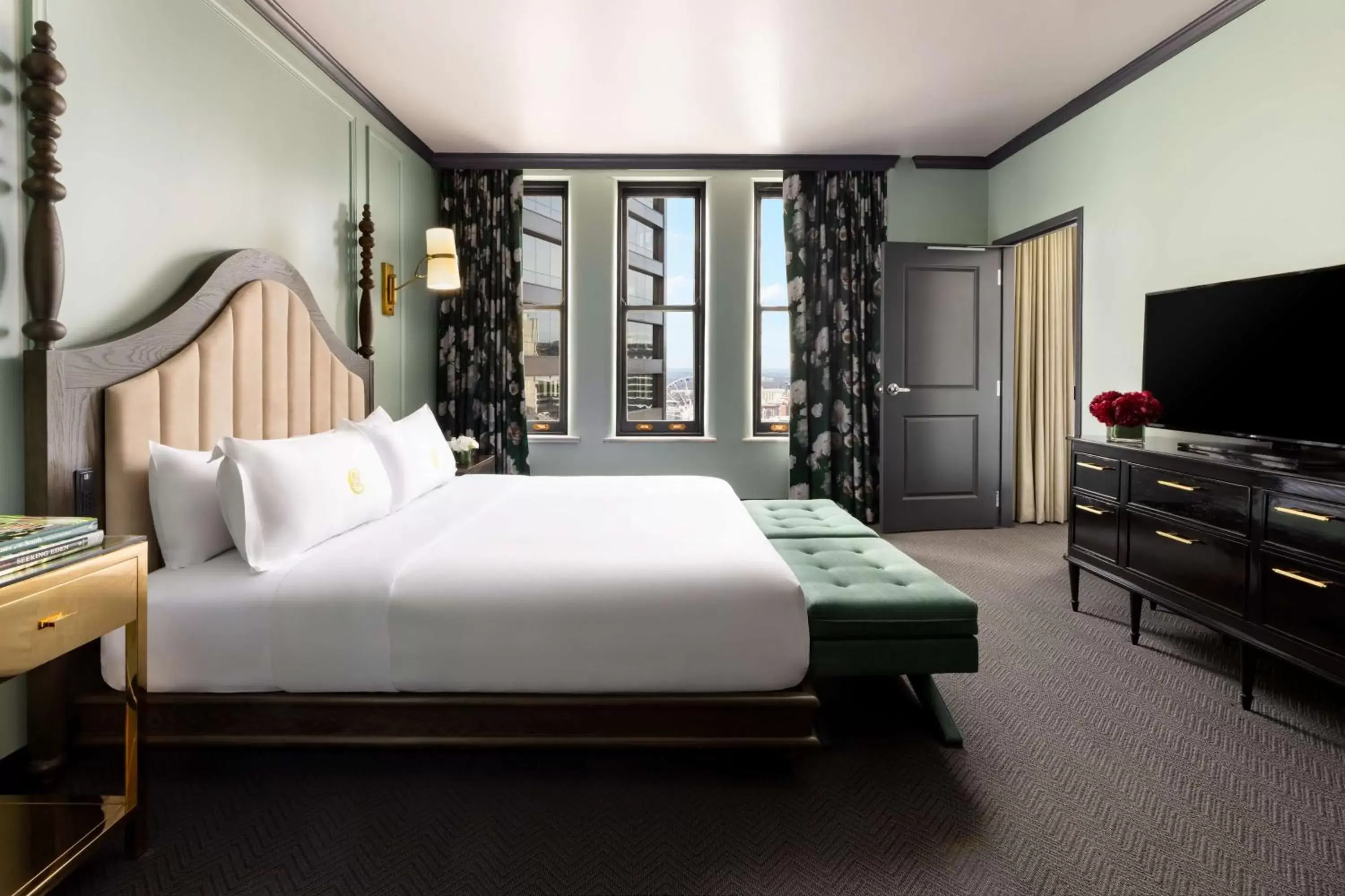 Bed in The Candler Hotel Atlanta, Curio Collection by Hilton