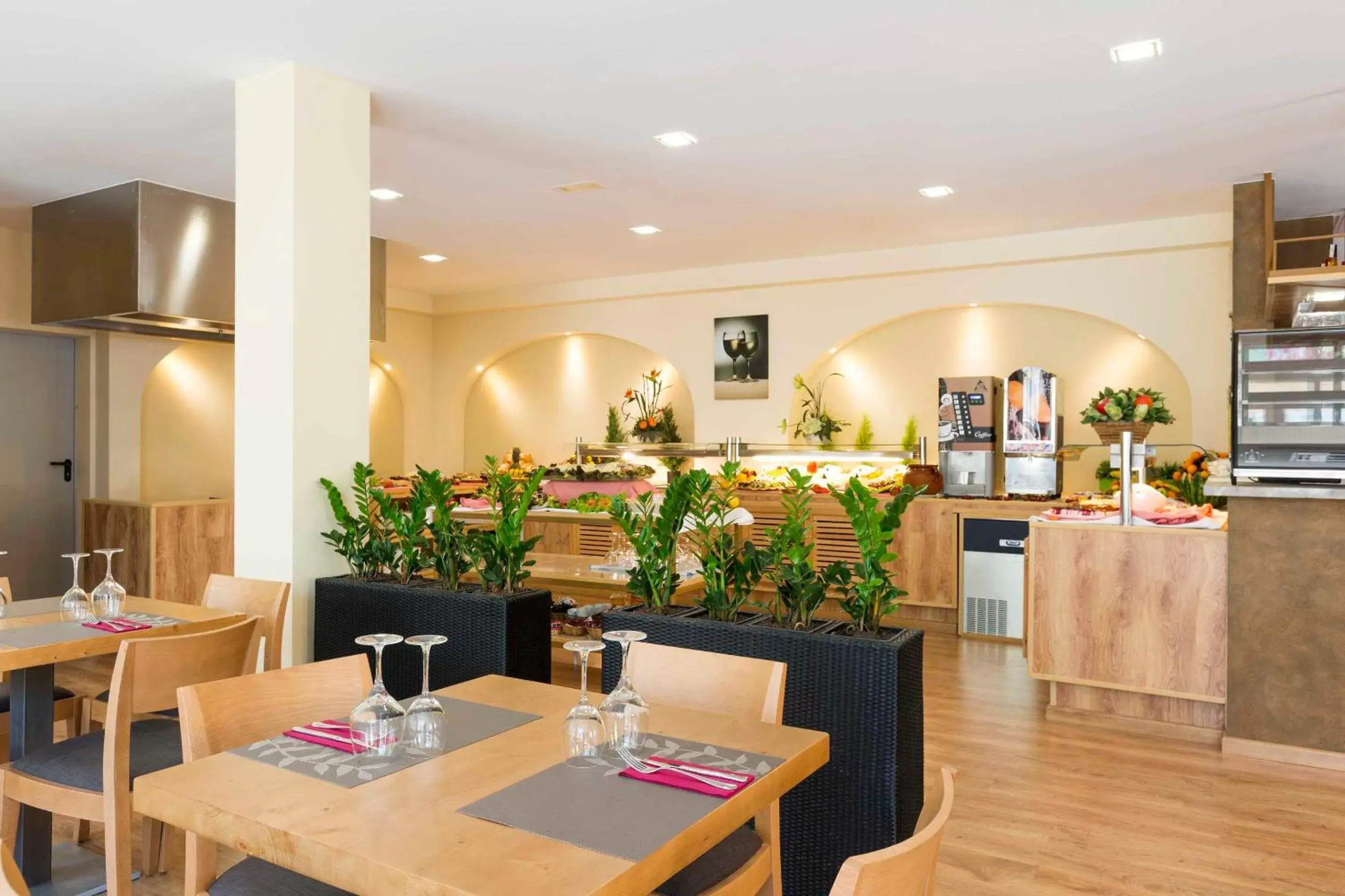 Restaurant/places to eat in Nura Santa Ponsa & Spa Restaurant/places to eat in Nura Santa Ponsa & Spa