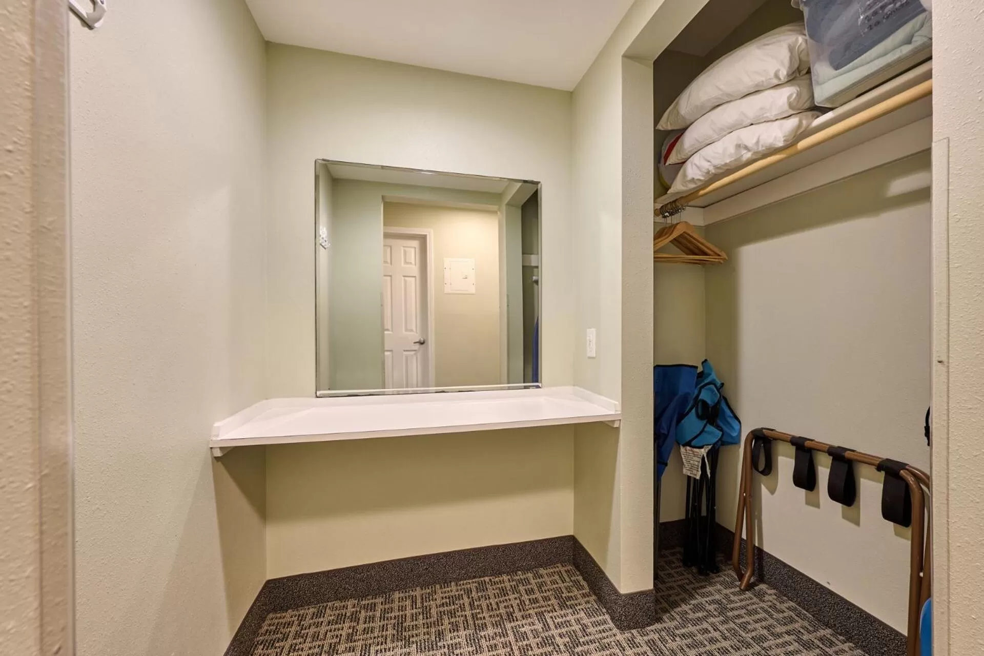 Facade/entrance, Bathroom in D Sands Rentals