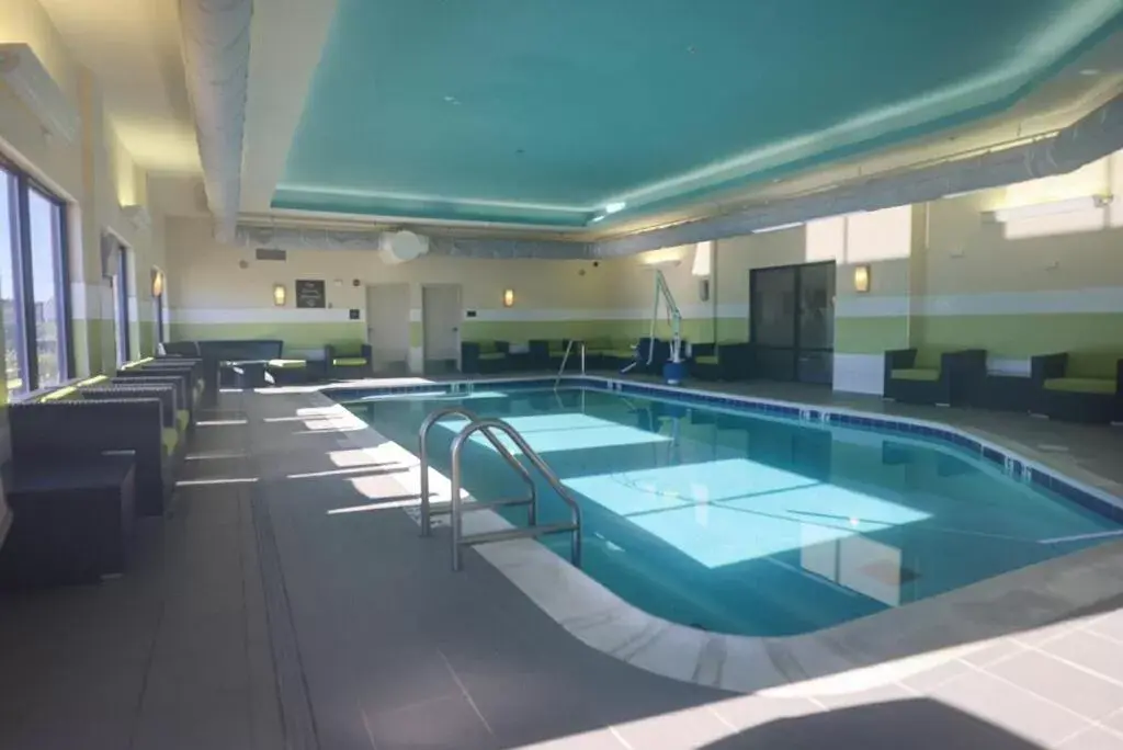 Swimming Pool in Comfort Suites Bossier City