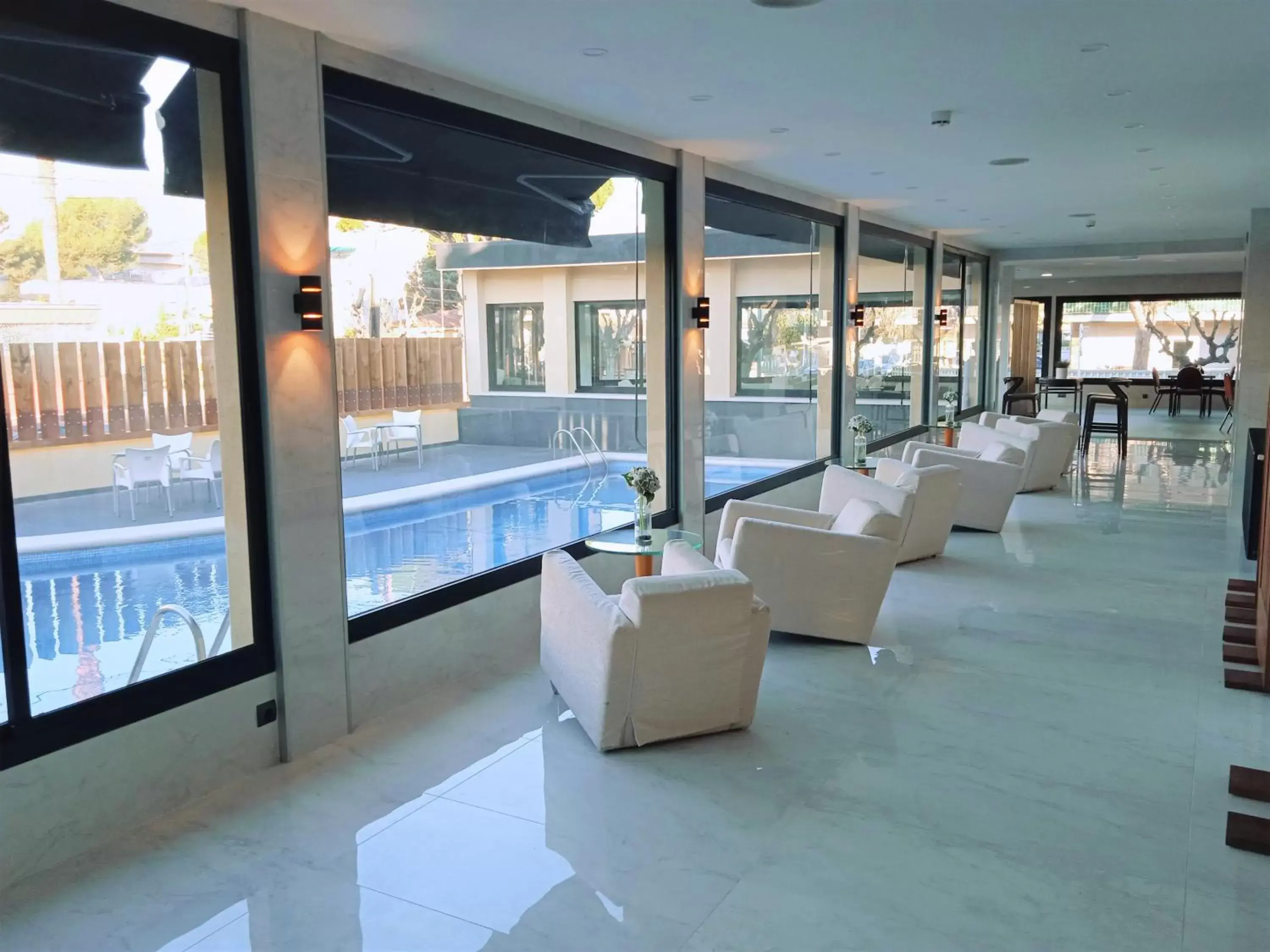 Lounge or bar, Swimming Pool in Hotel 153