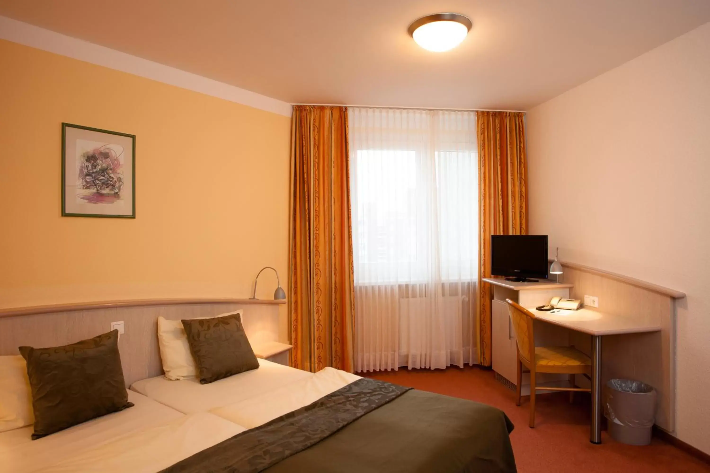 Photo of the whole room, Bed in Panorama Inn Hotel