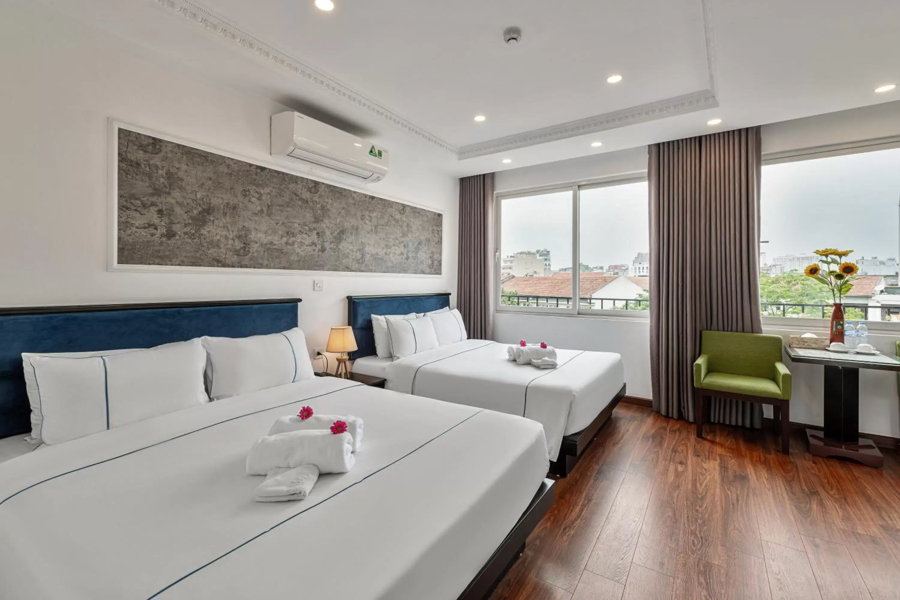 Photo of the whole room, Bed in Golden Sun Hotel Photo of the whole room, Bed in Golden Sun Hotel