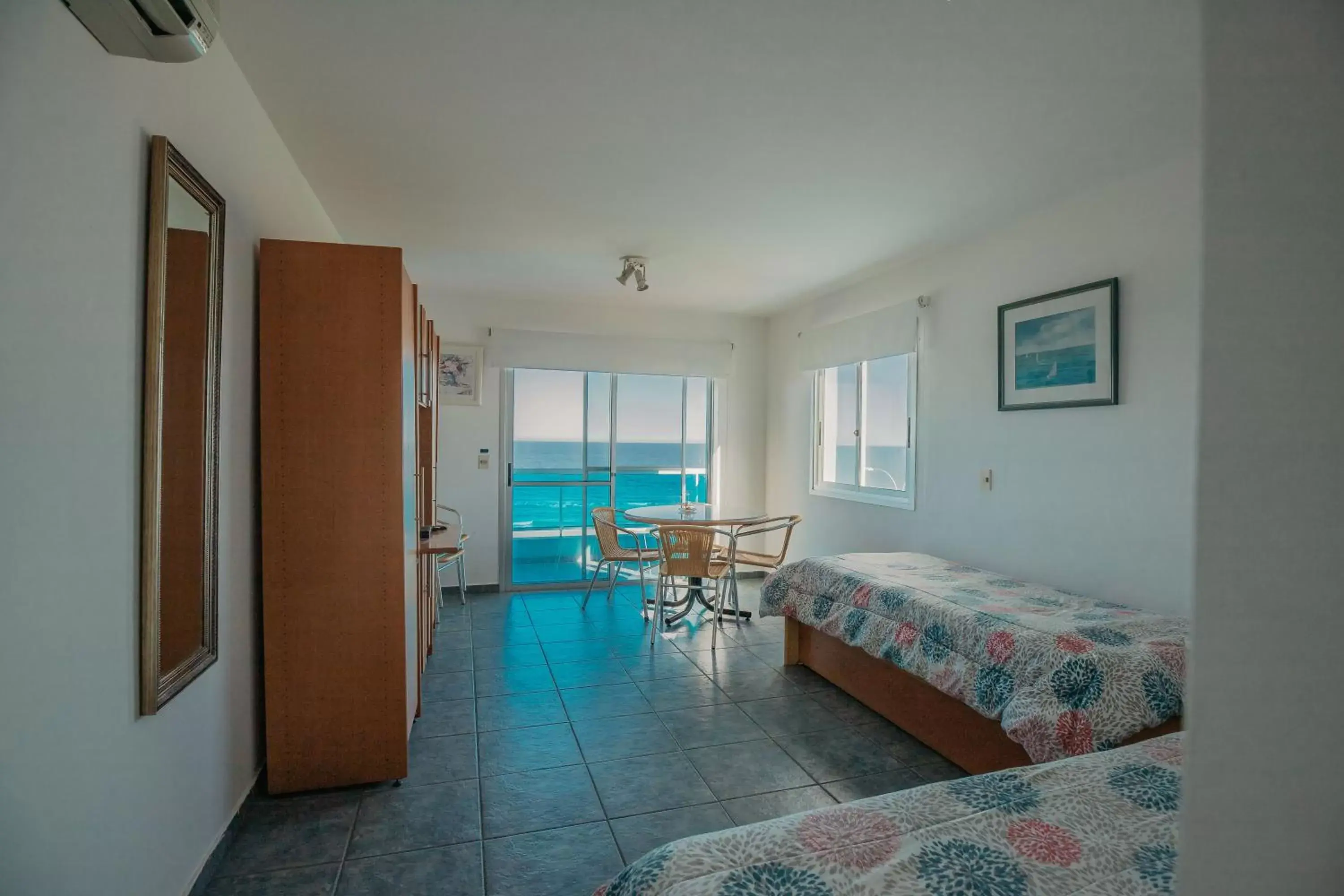 One-Bedroom Apartment with Terrace in Apart Hotel Punta Azul One-Bedroom Apartment with Terrace in Apart Hotel Punta Azul