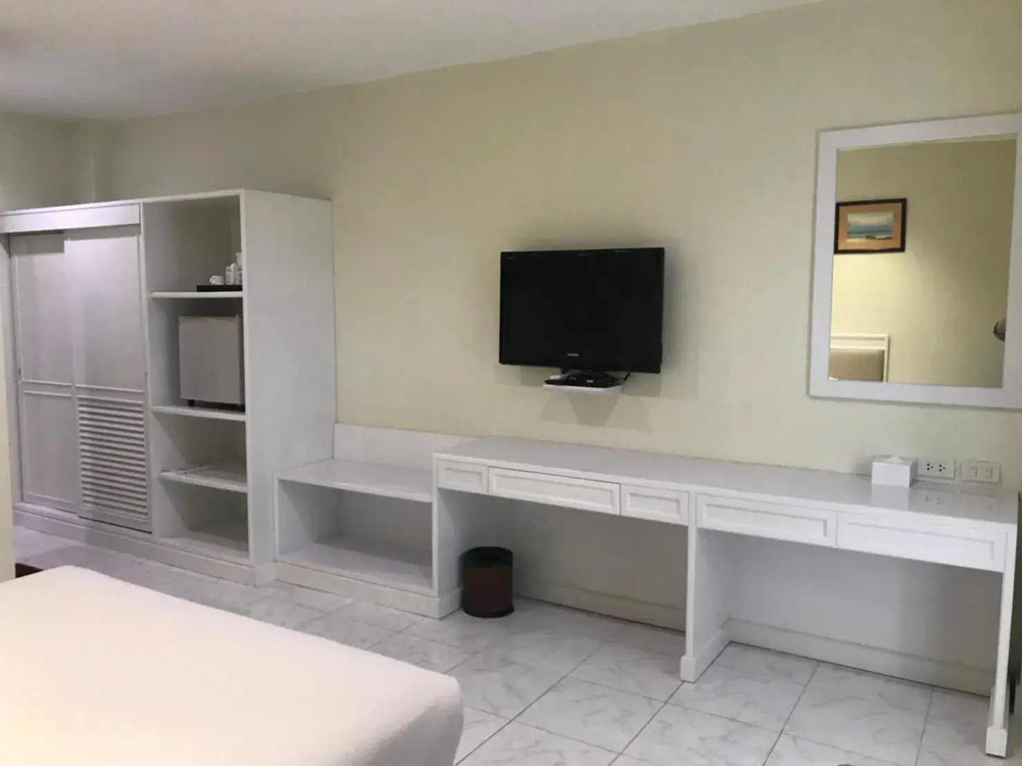 Bedroom, TV/Entertainment Center in Star 3 Residence