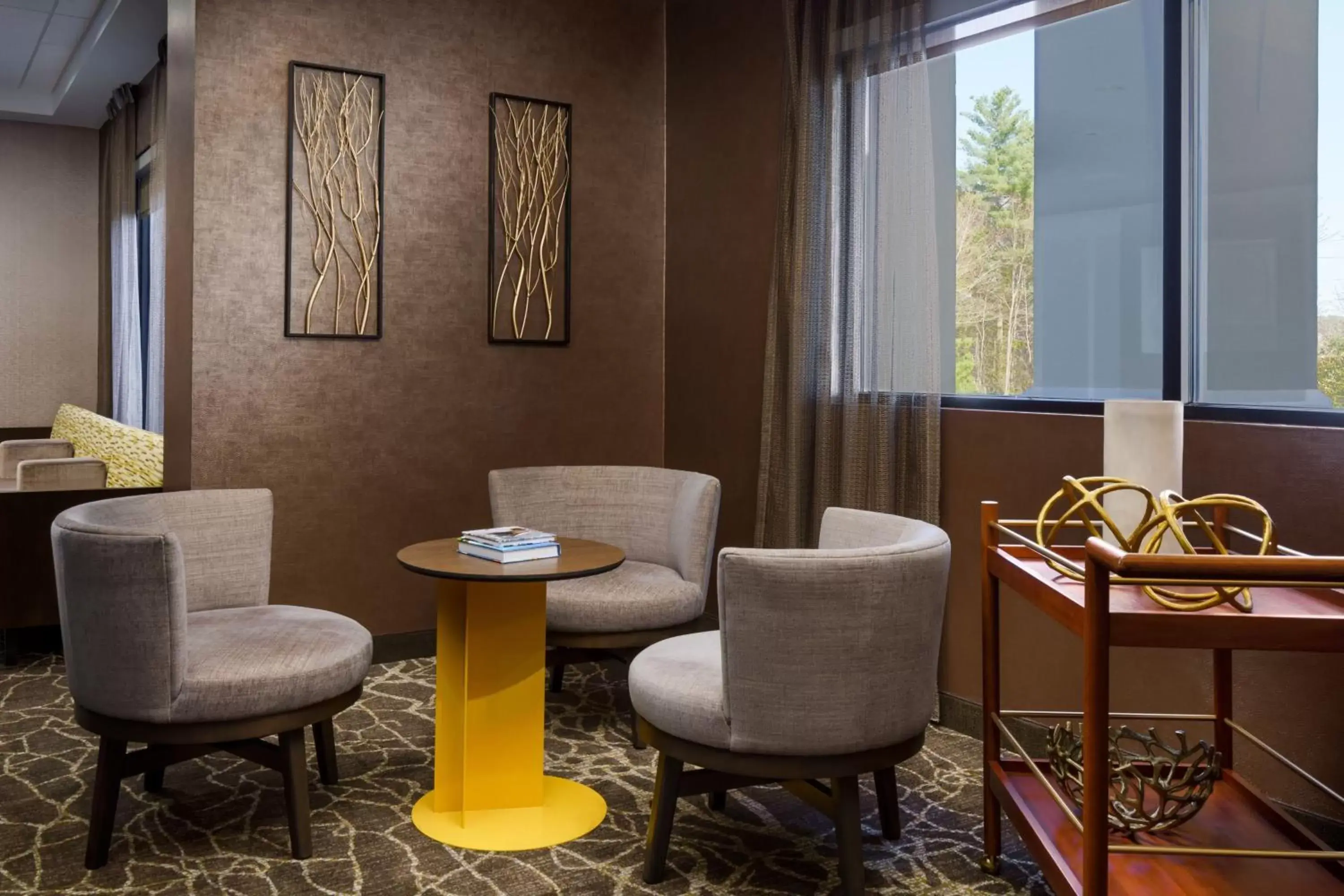 Lobby or reception, Lounge/Bar in SpringHill Suites Manchester-Boston Regional Airport