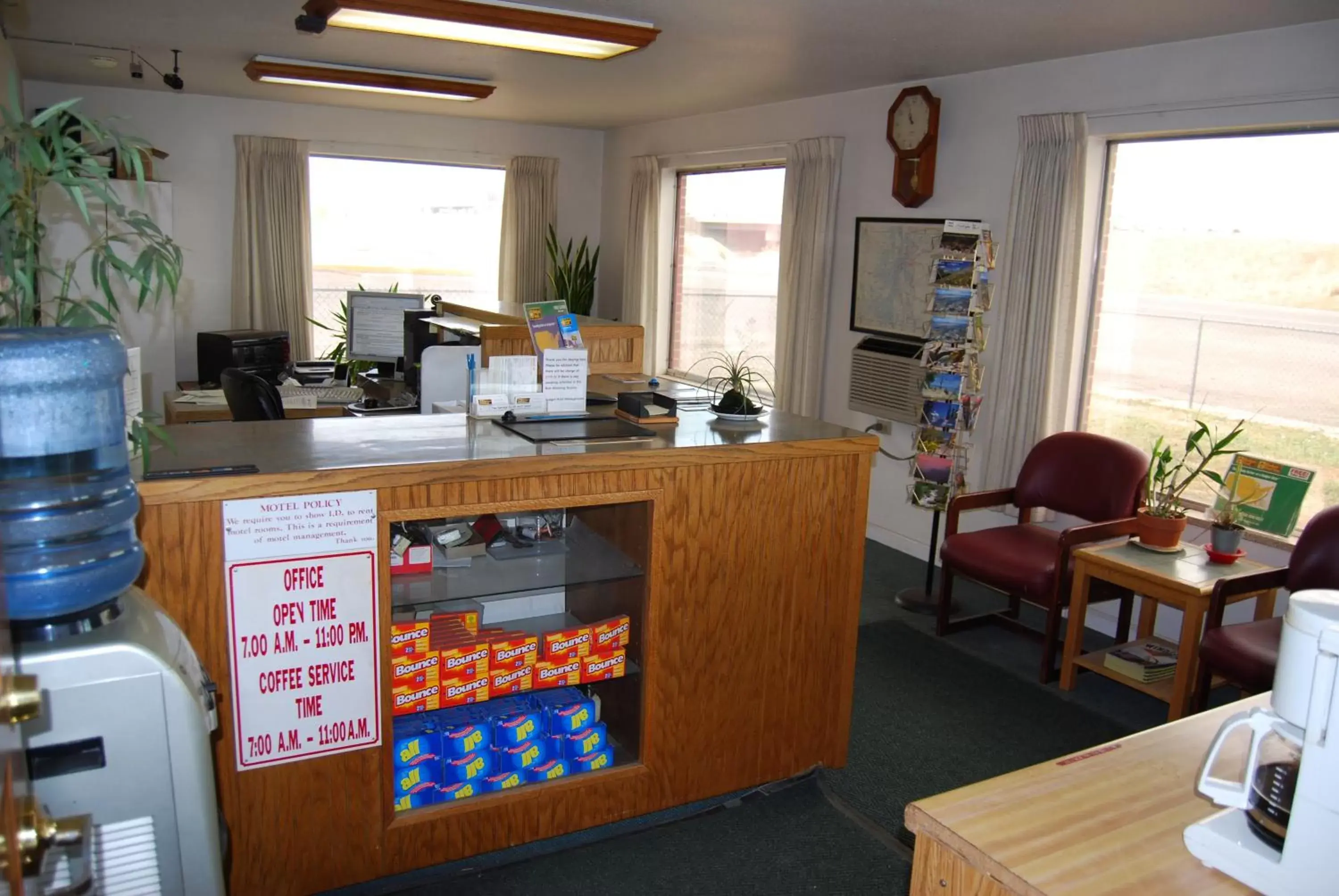 Lobby or reception in Budget Host Exit 254 Inn