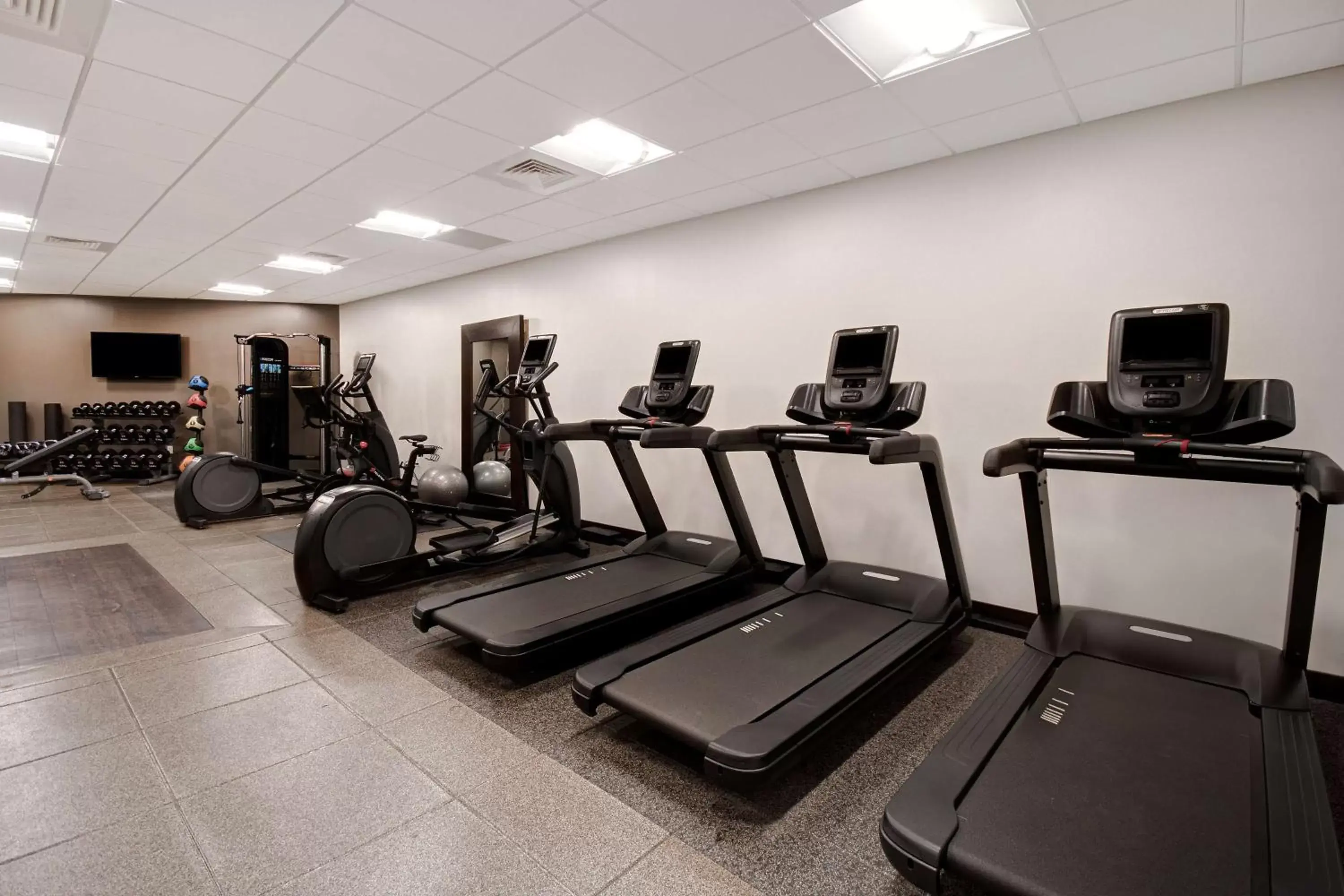 Fitness centre/facilities, Fitness Center/Facilities in Embassy Suites by Hilton Jacksonville Baymeadows