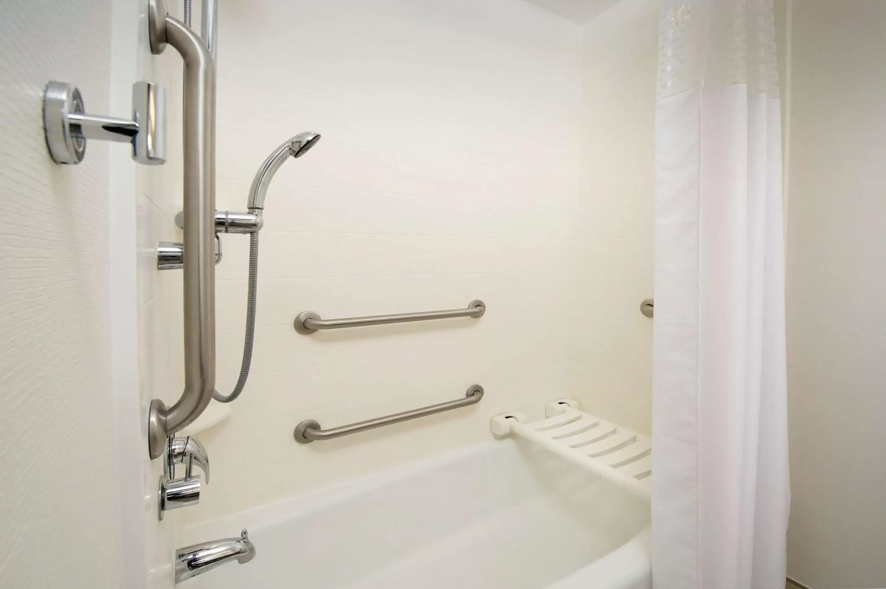 Bathroom in Hampton Inn & Suites San Antonio Northwest/Medical Center