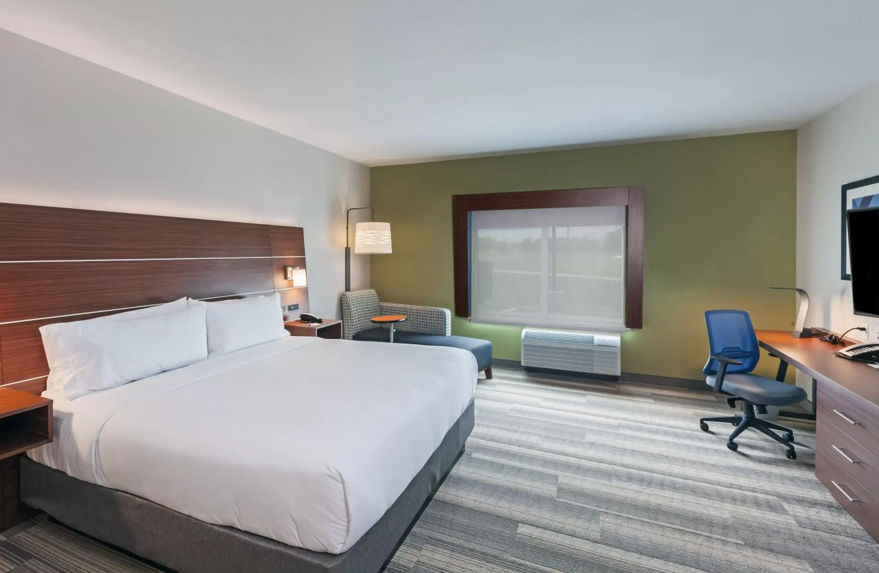 Photo of the whole room in Holiday Inn Express & Suites Tulsa South - Woodland Hills, an IHG Hotel