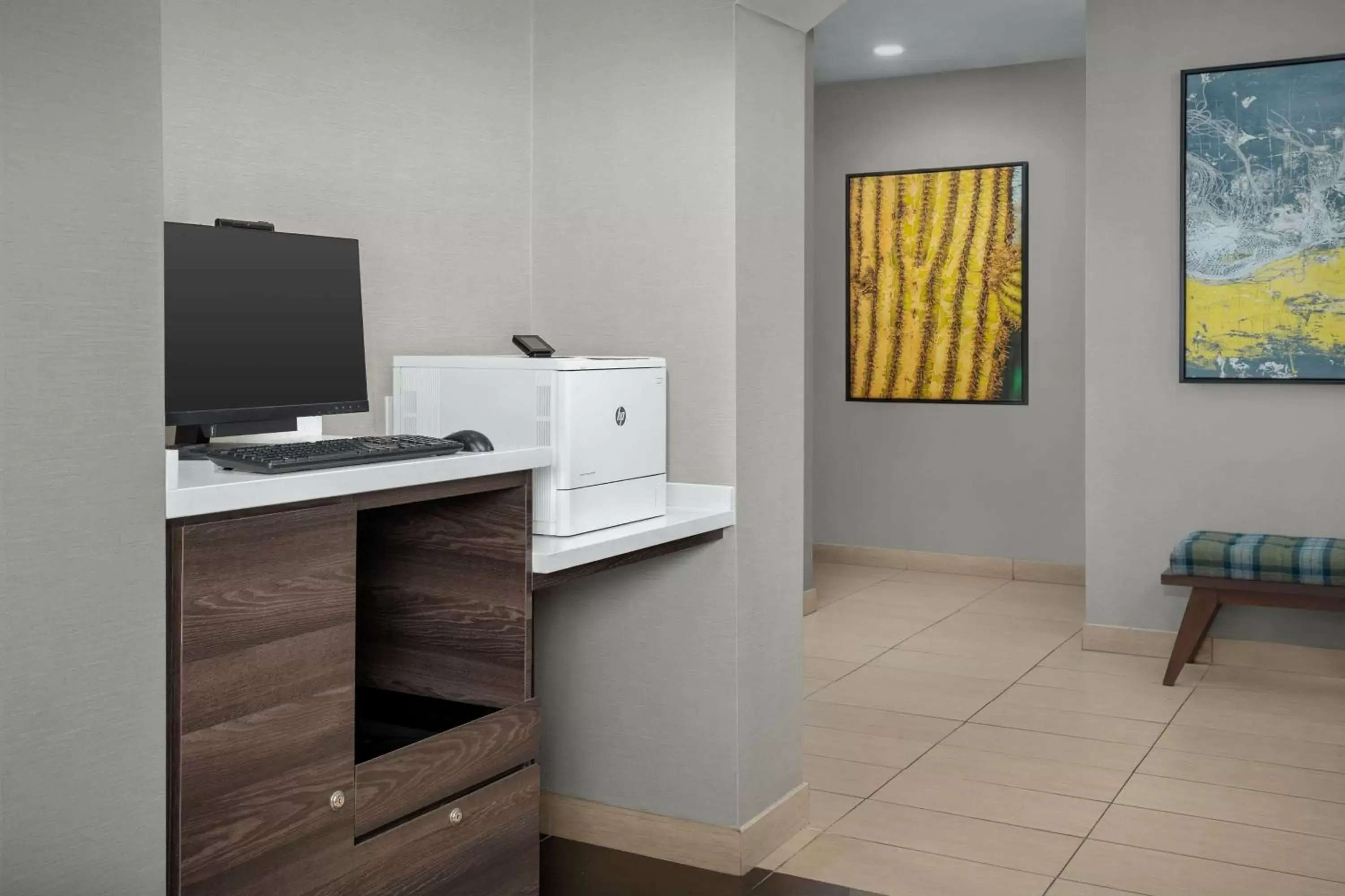 Business facilities, TV/Entertainment Center in Residence Inn by Marriott Phoenix Airport