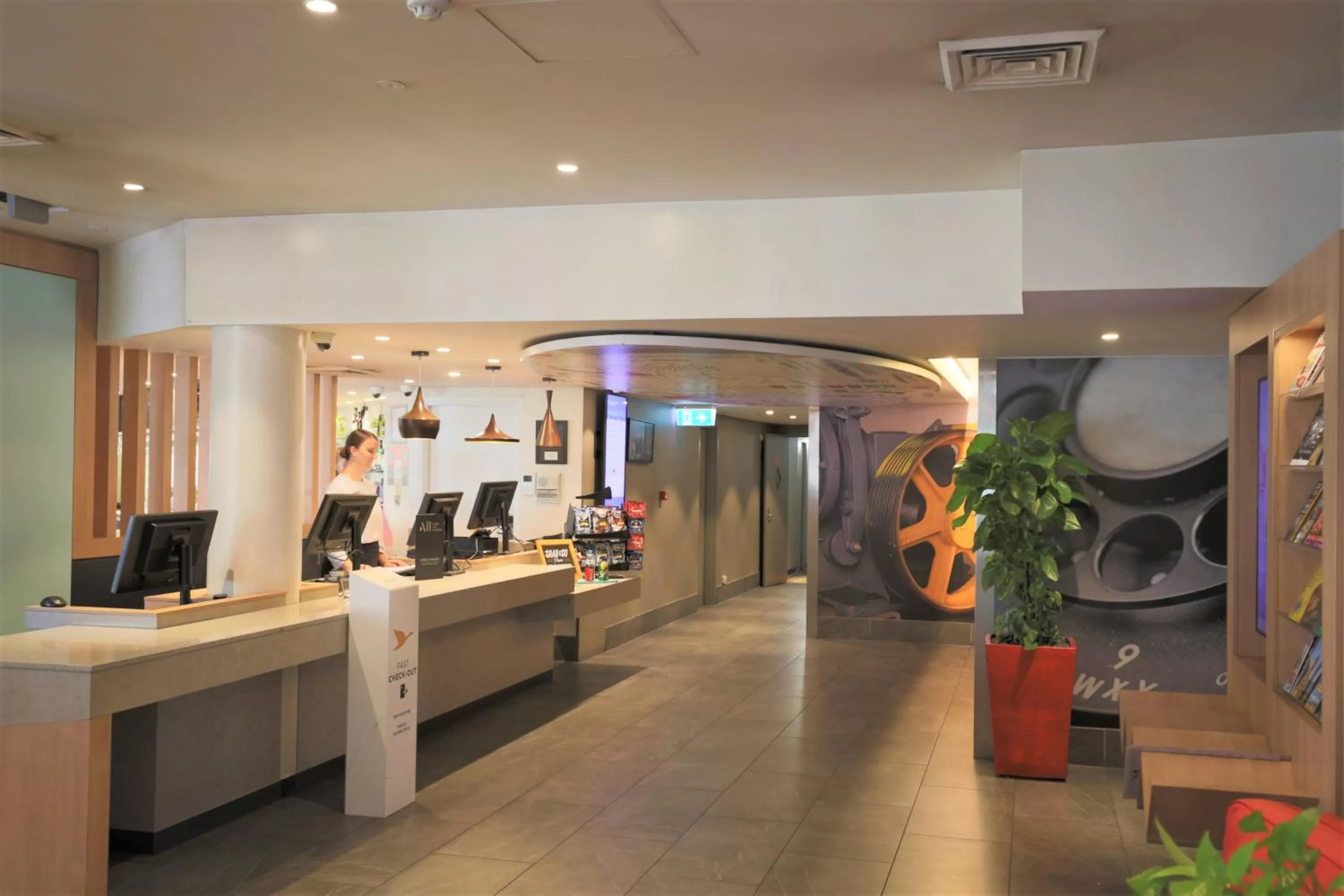 Lobby or reception in ibis Sydney Airport