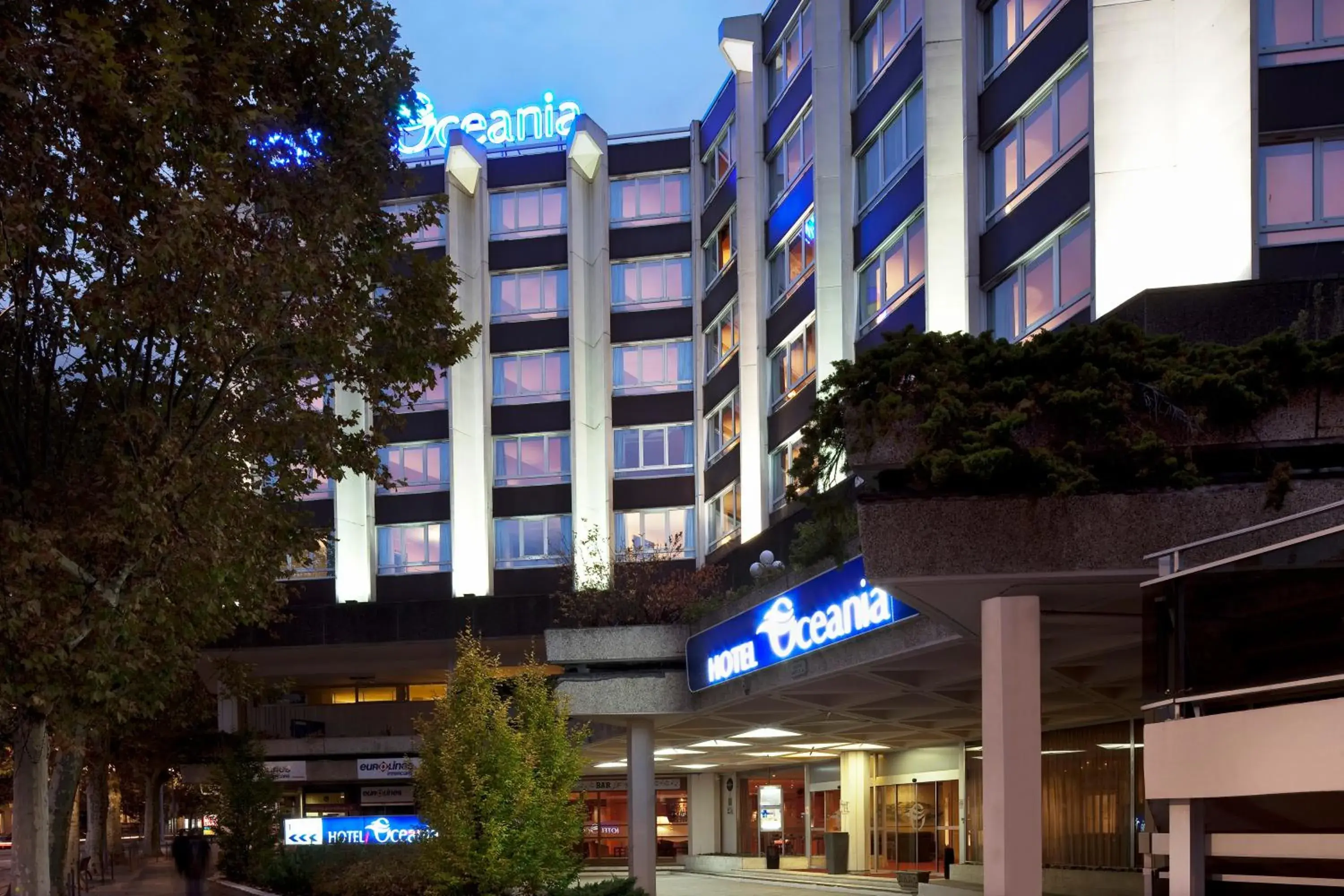 Facade/entrance, Property Building in Oceania Clermont Ferrand