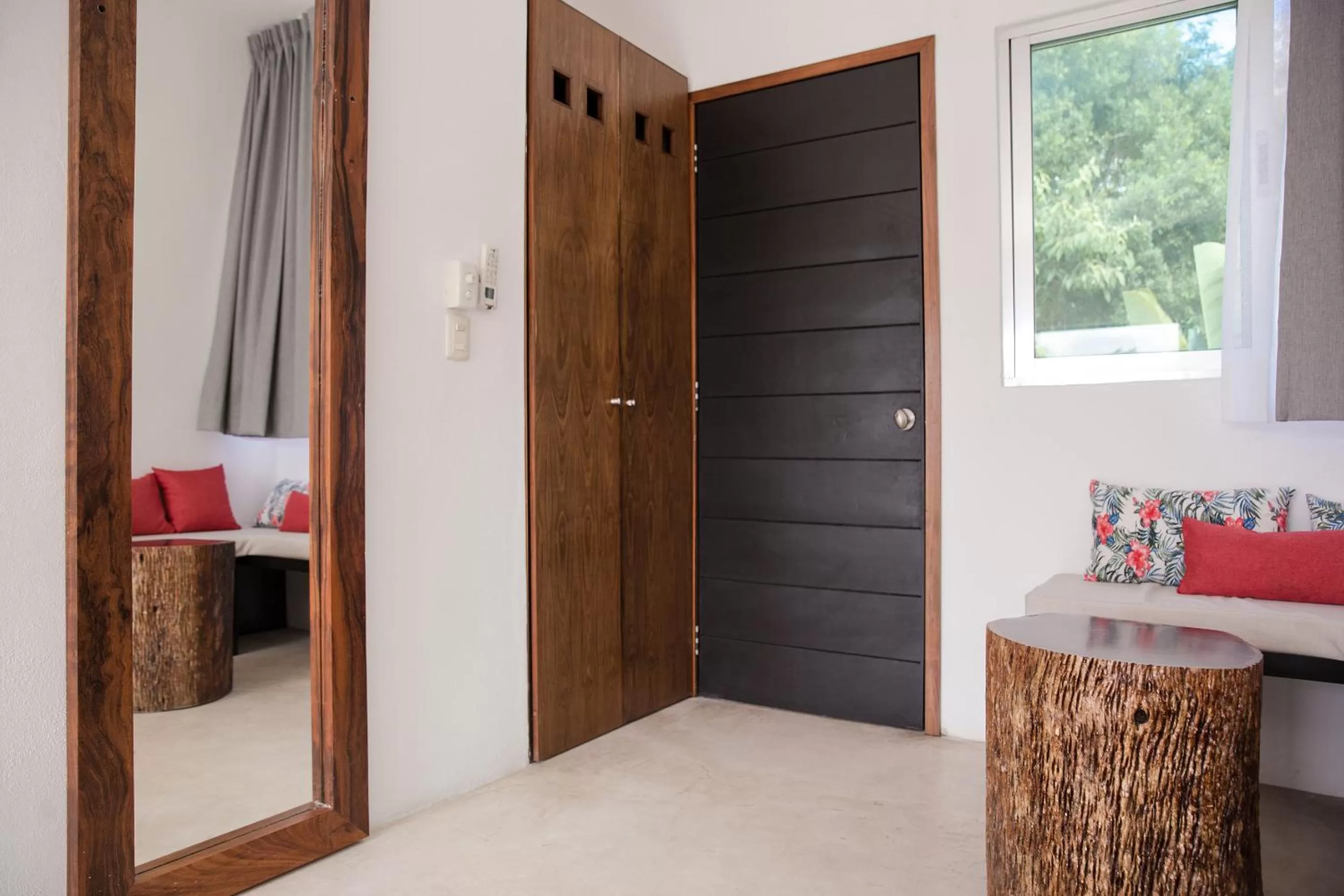 Seating area, Bed in Villas H2O